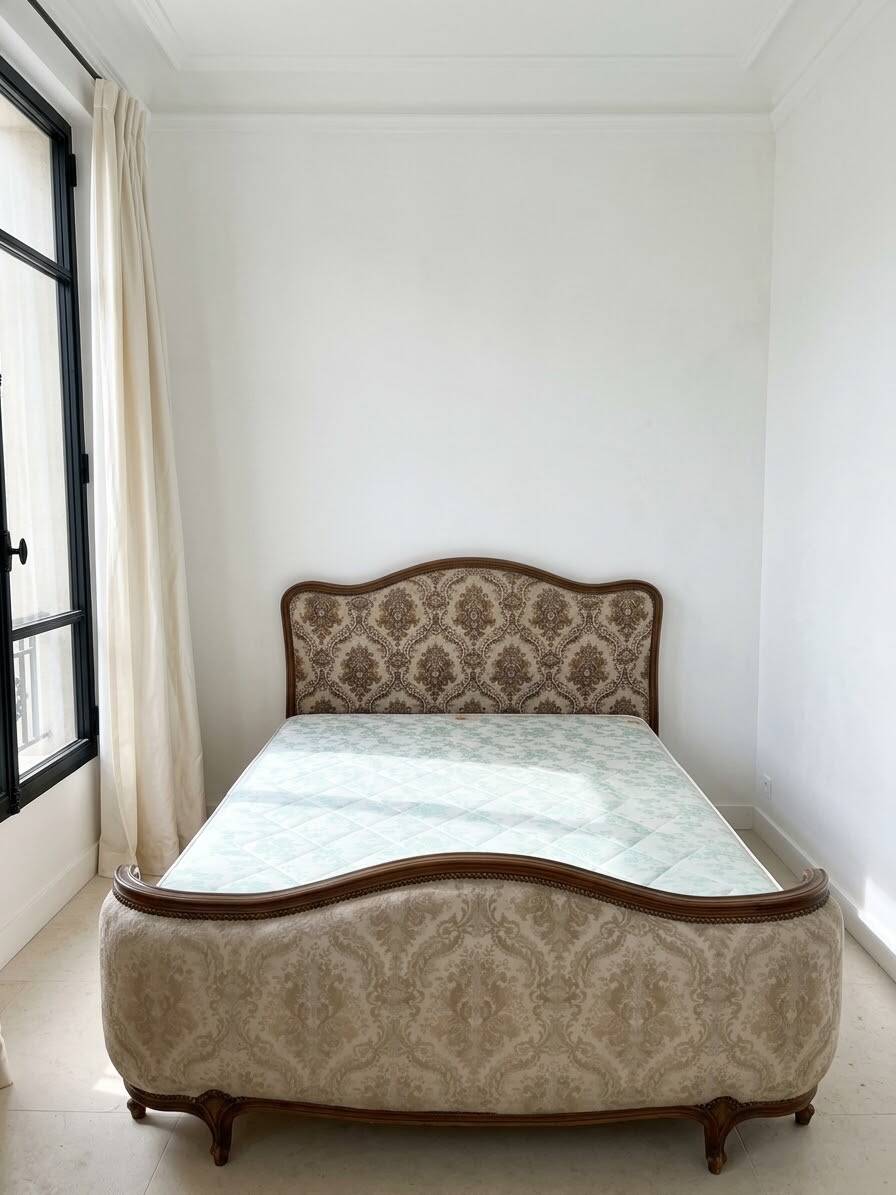 Lit Louis XV vintage en bois