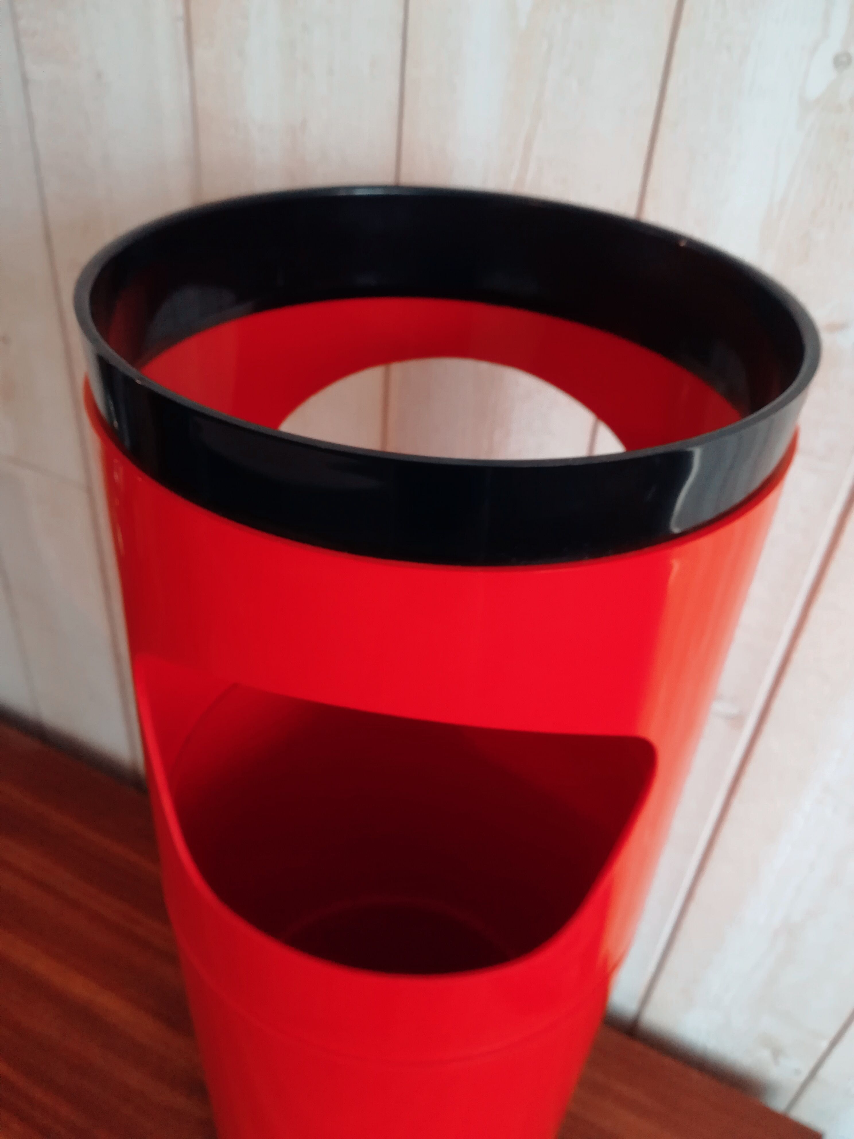 Jean-René Talopp's umbrella door for Manade