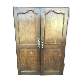 Cupboard in oak doors