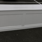 White 50s wooden counter desk