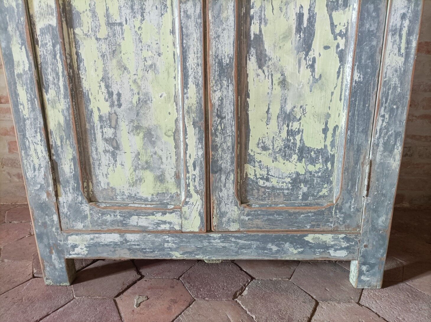 Armoire parisienne