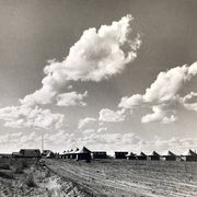 F. Schneider, Camp de forage en Algérie, années 60.  Tirage argentique NB