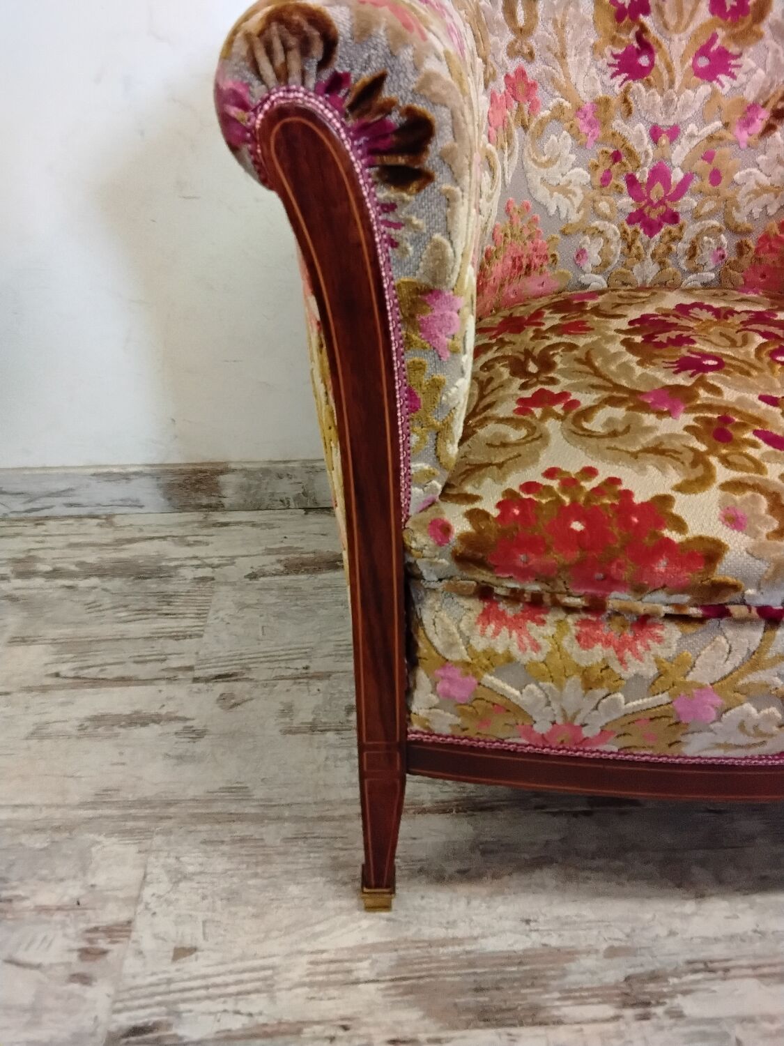 Convertible armchair