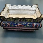 Enamelled copper jardinière with polychrome floral decoration - Canton 18th century.