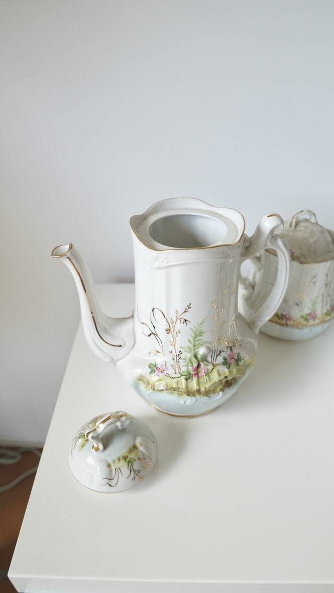 Limoges porcelain coffee pot Barny Rigoni & Langle (19th century)
