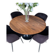 Dining table in walnut AM.PM