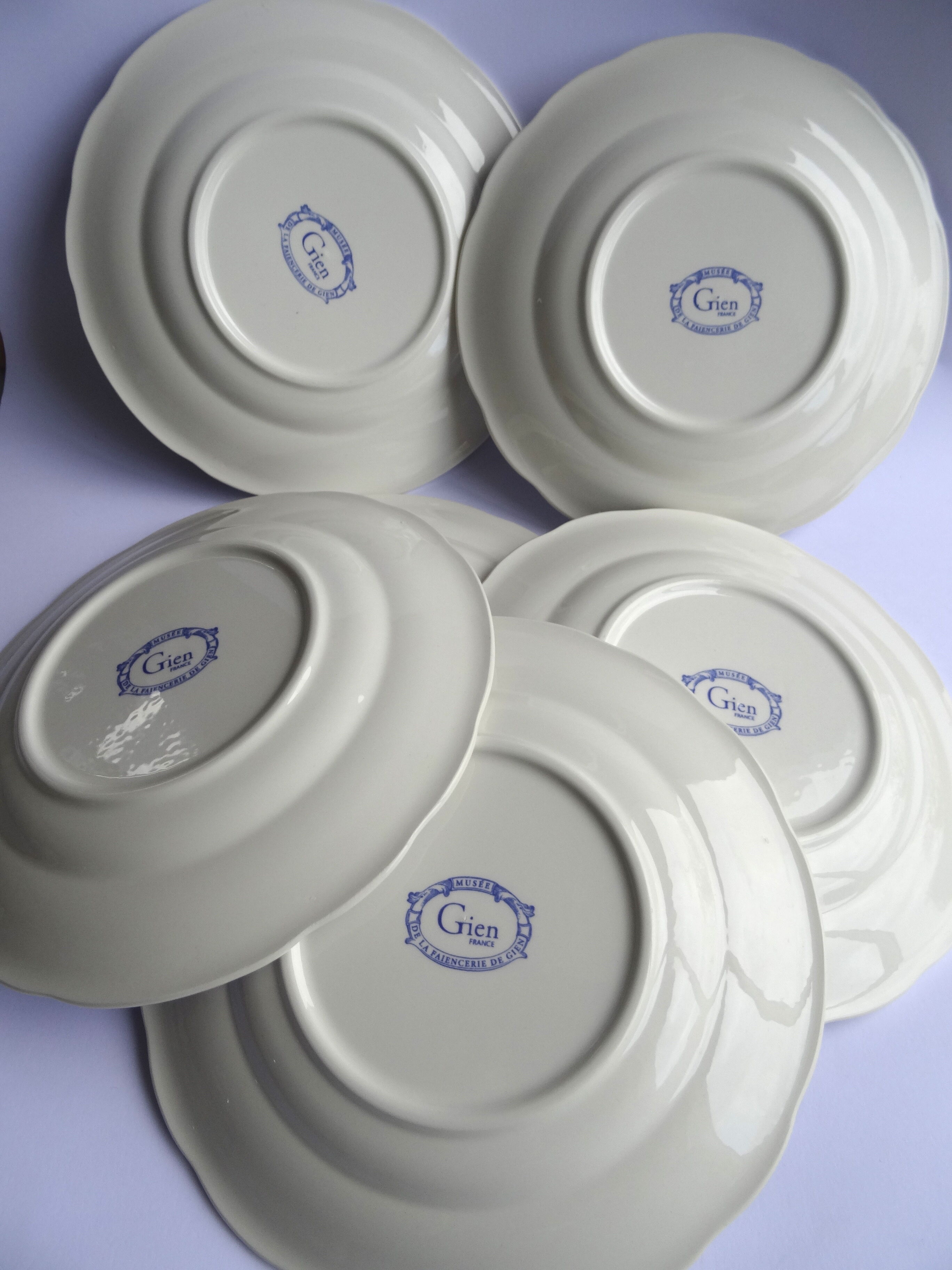 6 talking dessert plates Gien Museum