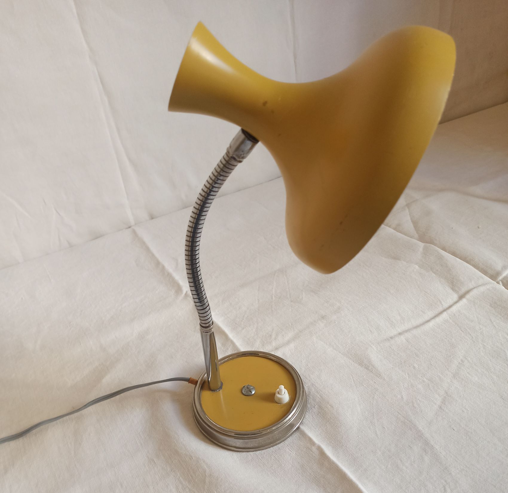 60s diabolo lamp