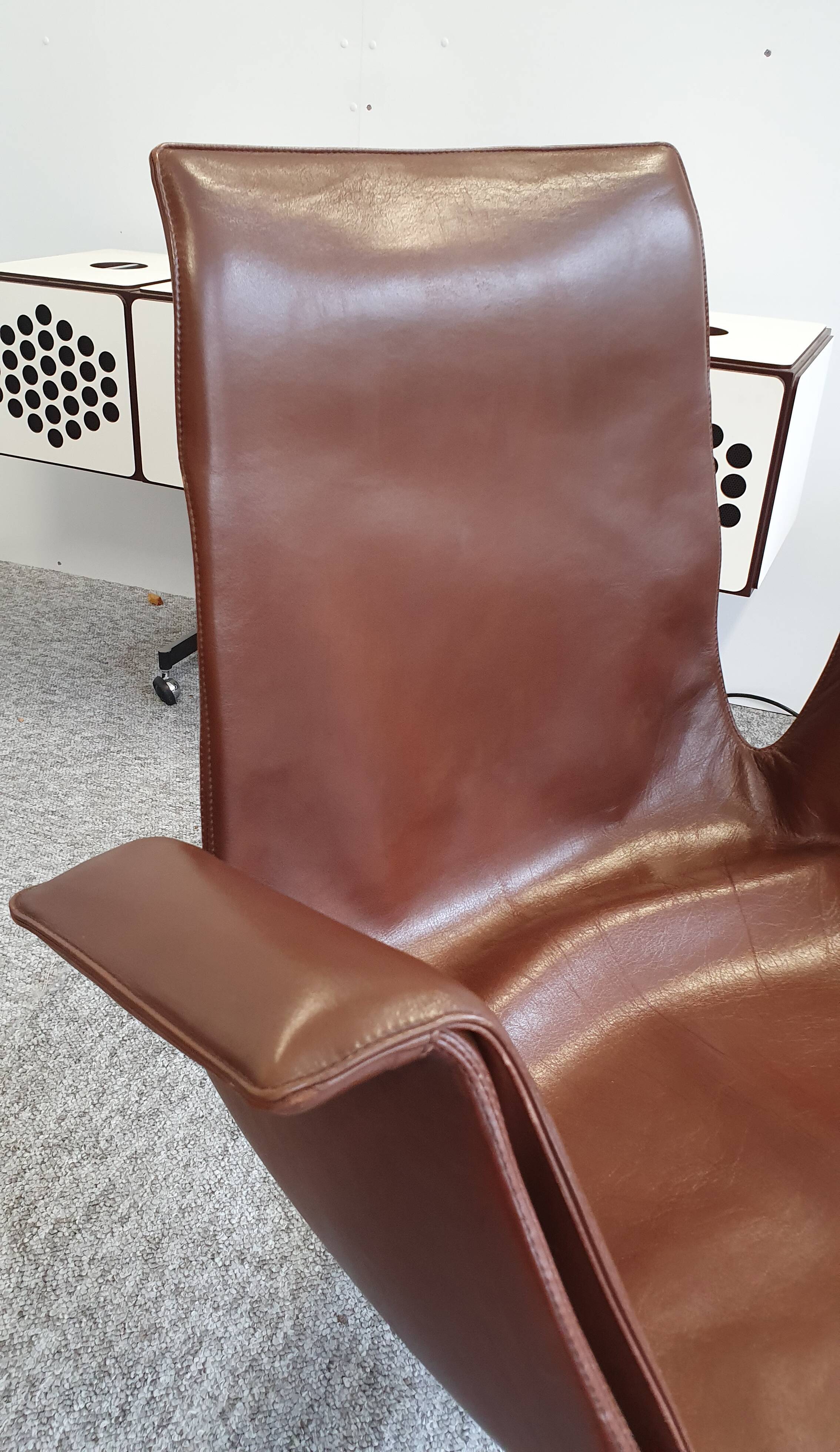 Tulip Chair by Jørgen Kastholm & Preben Fabricius Kill International