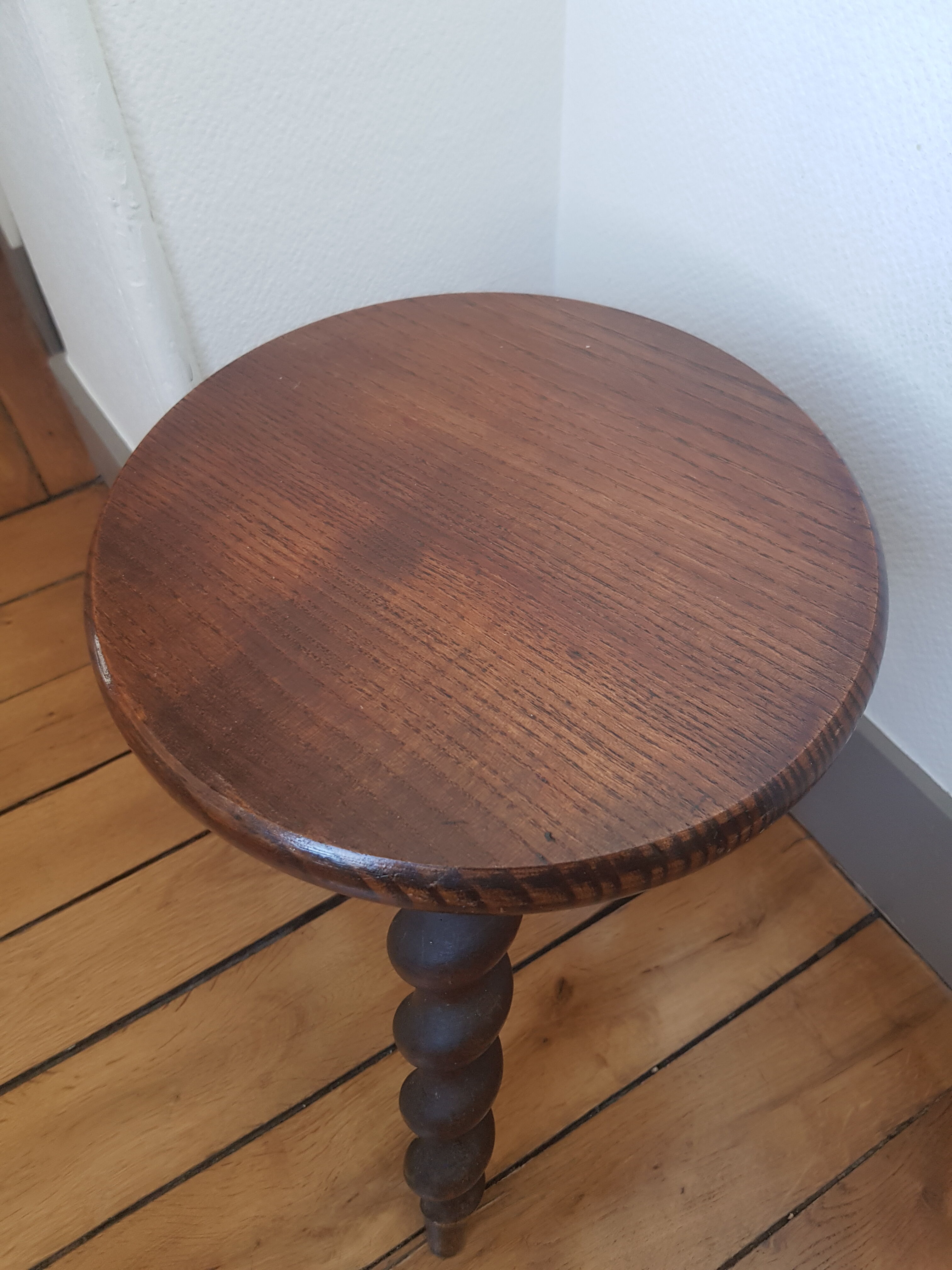 Tripod stool