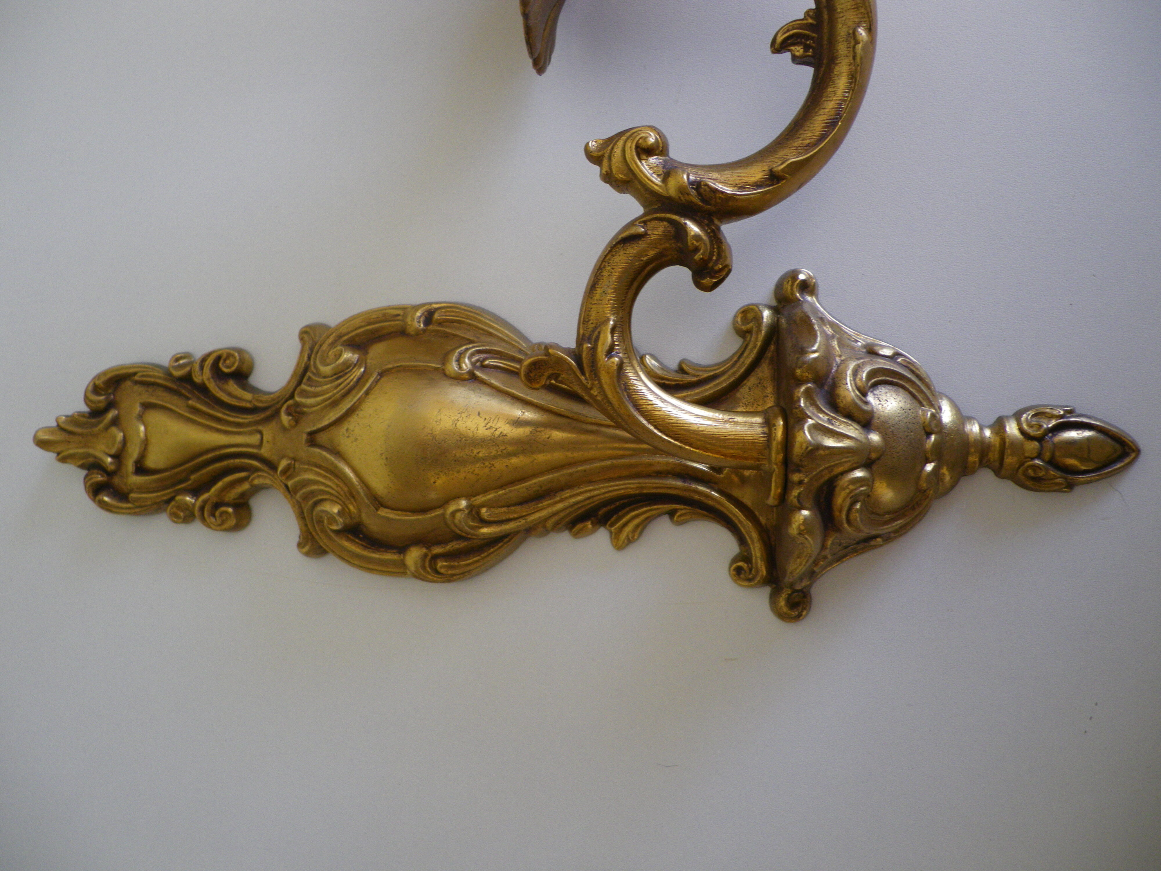 2 "Metra.F" gold-coloured metal flame wall appliques, steerable branch