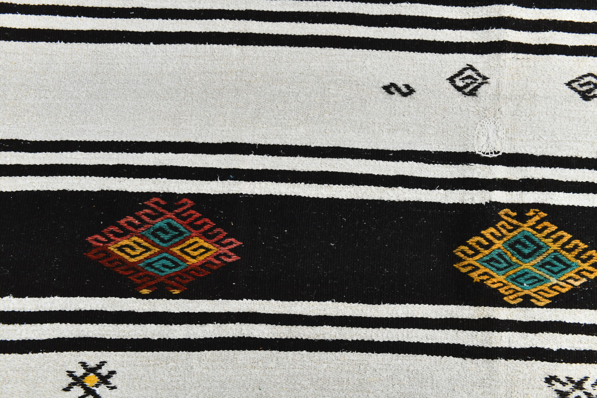 6x13 White & Black Hemp Carpet, 202x404Cm