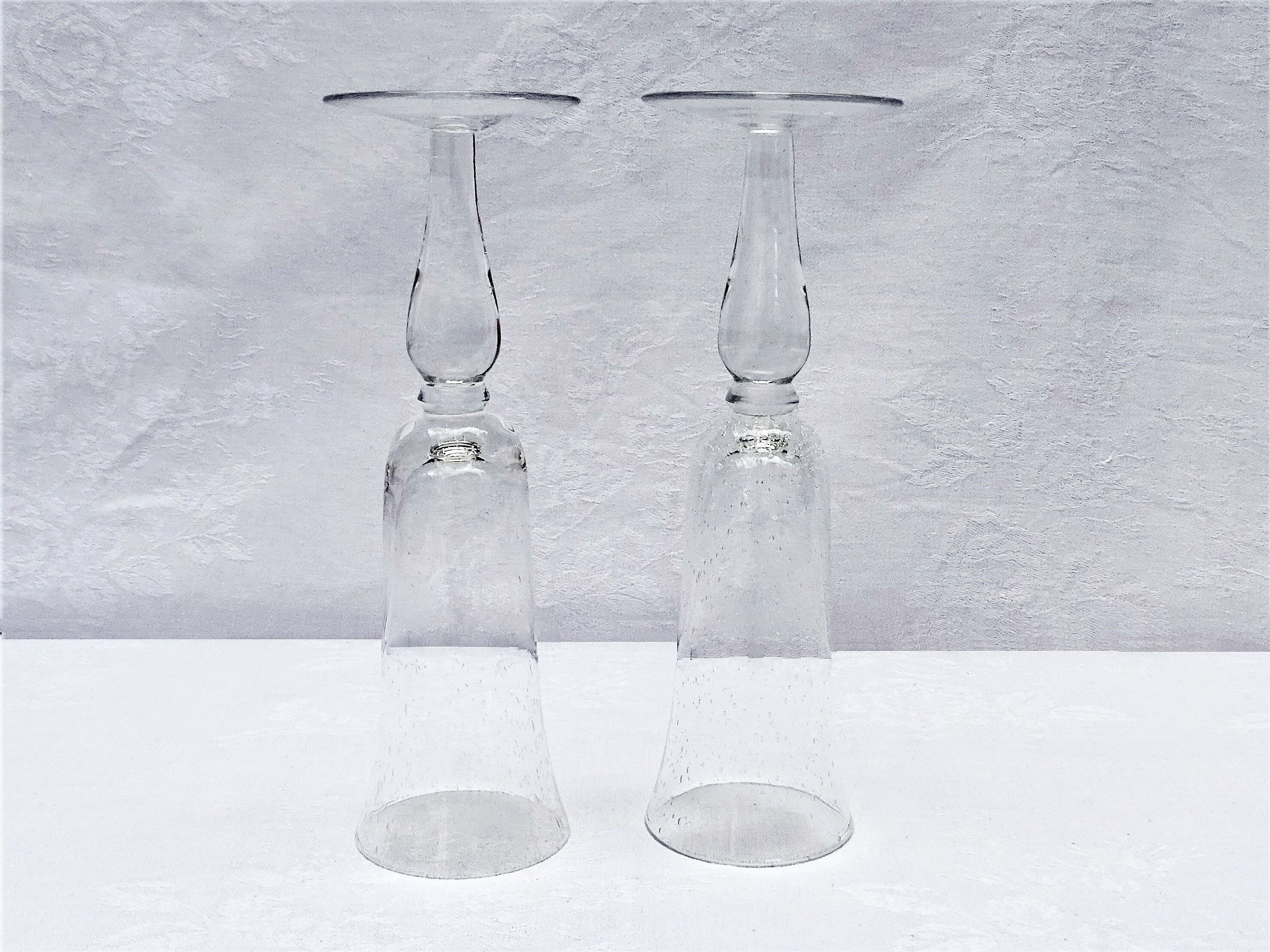 Duo of large champagne flutes in bubble blown glass