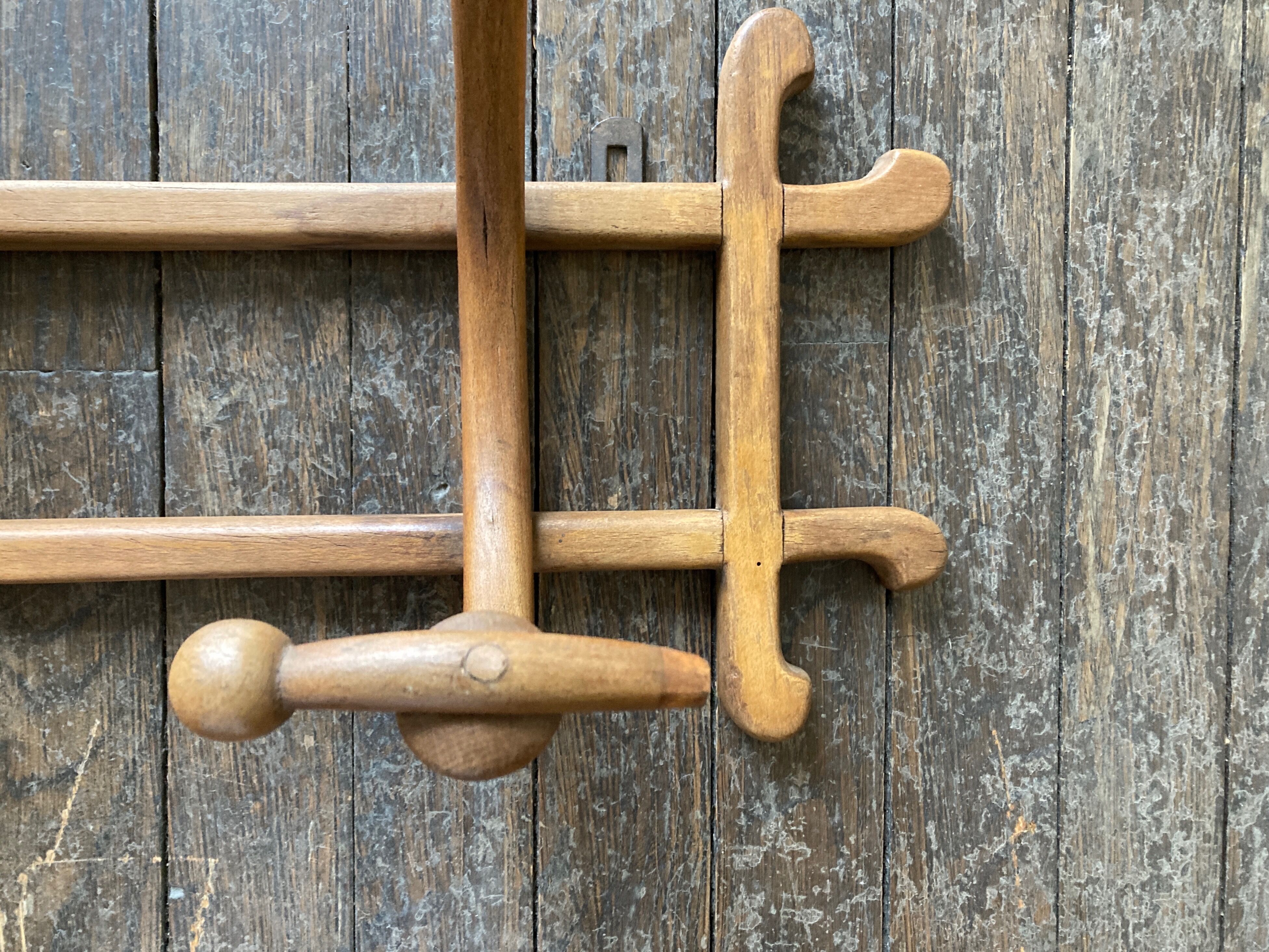 Coat rack Thonet wall 1910