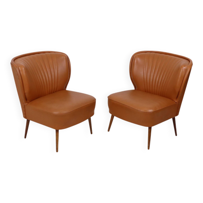 Paire de fauteuils cocktail en simili cuir cognac, années 60