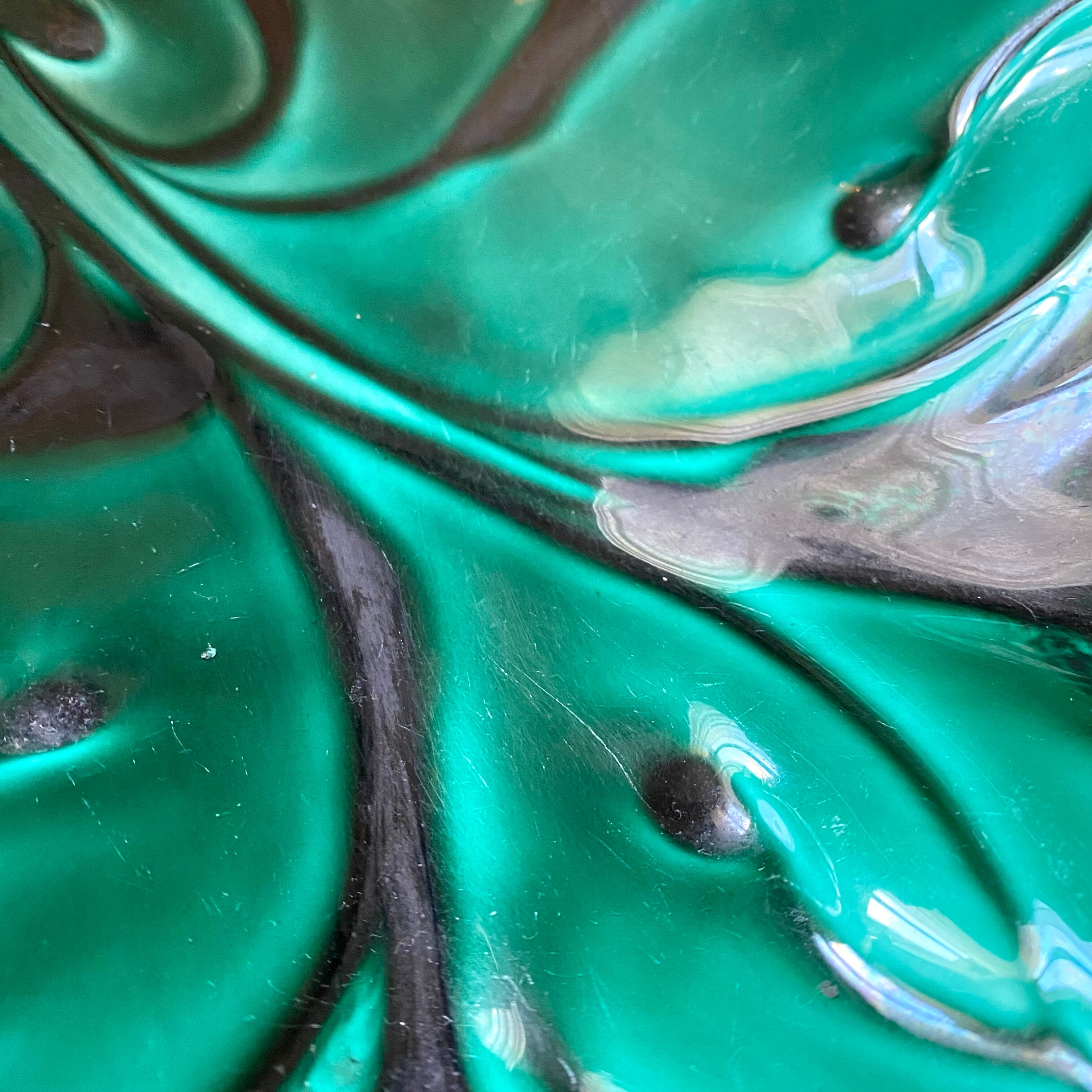 Ceramic leaf emptier