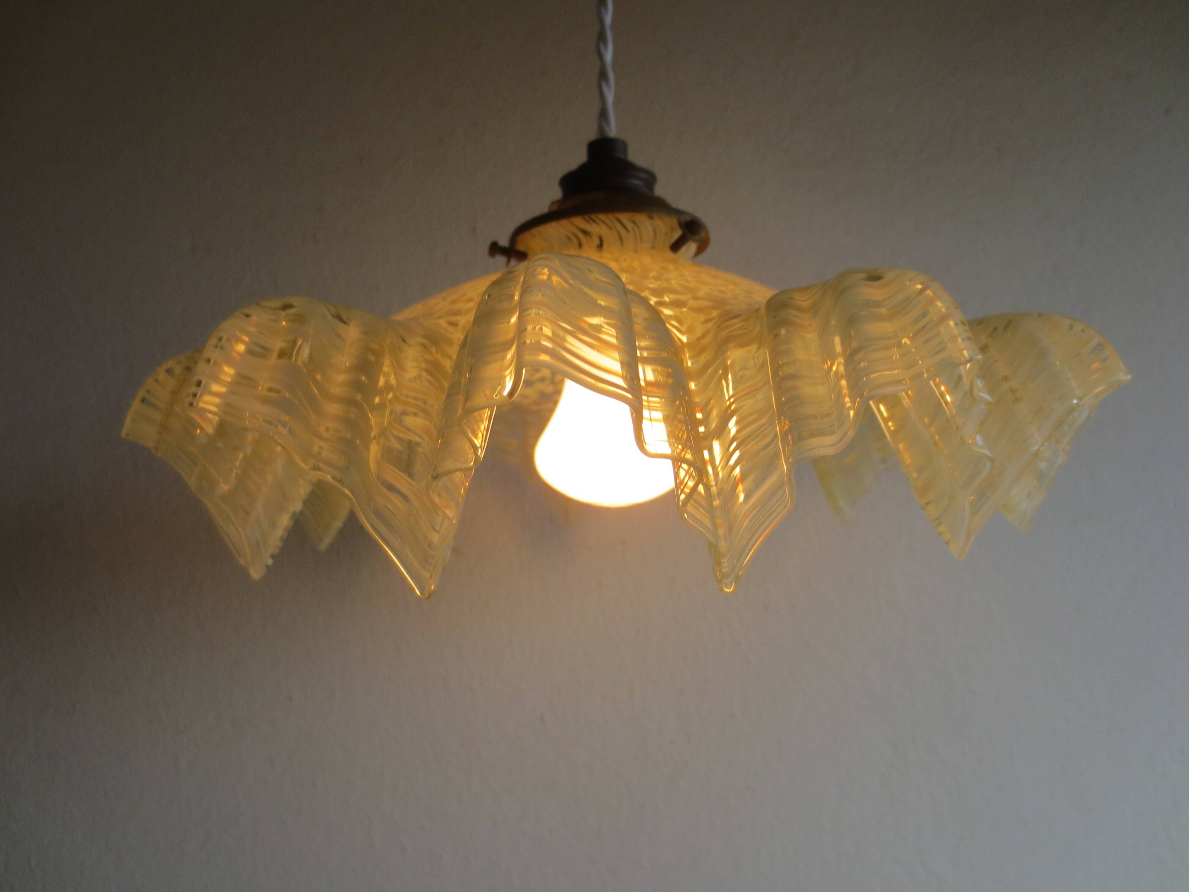 Suspension et son opaline clichy couleur  paille / blanc