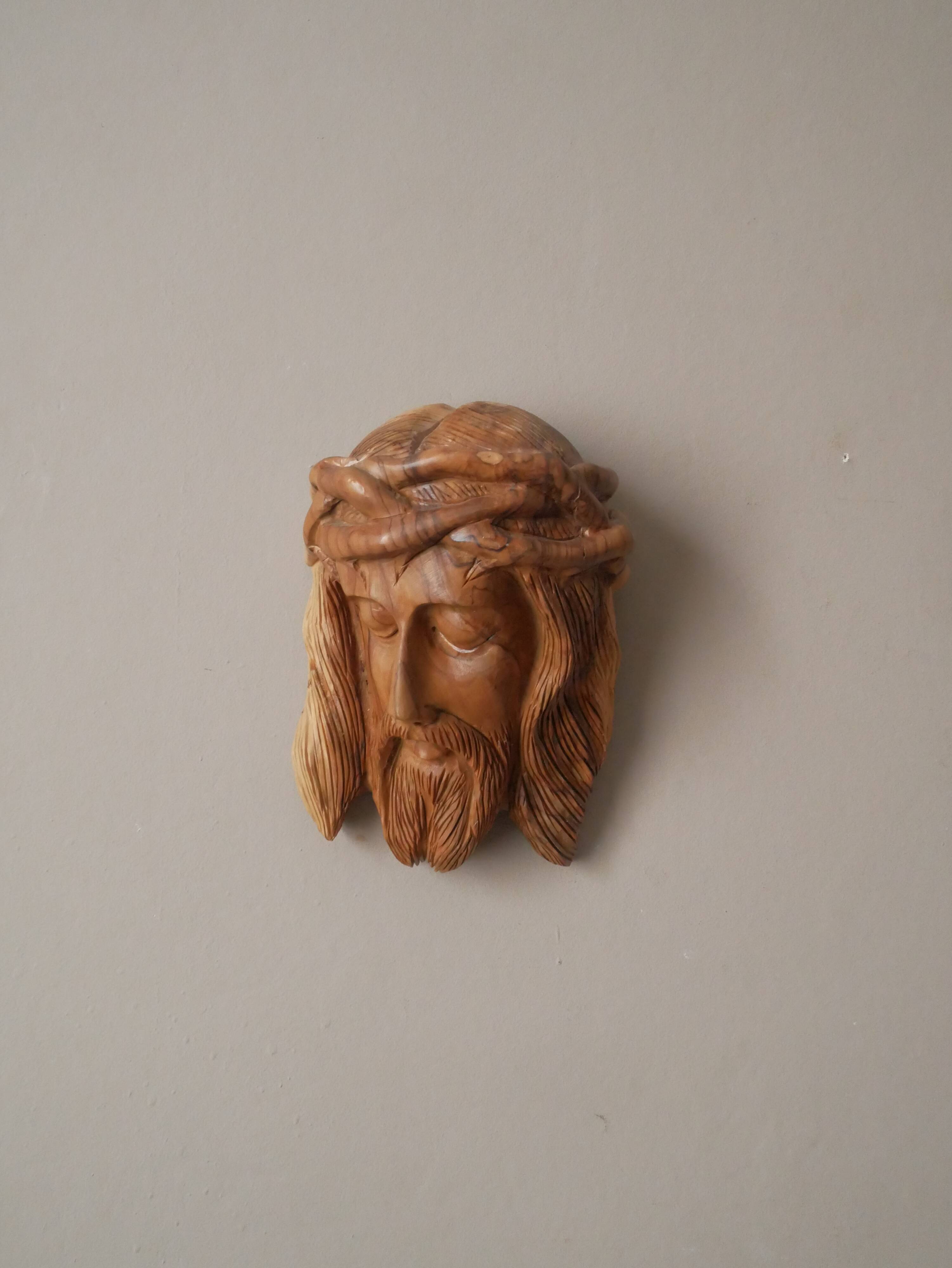 Christ in olive wood sculpture head face handcrafted decoration religious campaign
