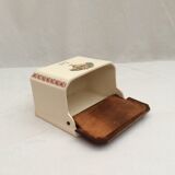 Salt box flower pattern