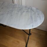 Table bistrot ovale dessus marbre