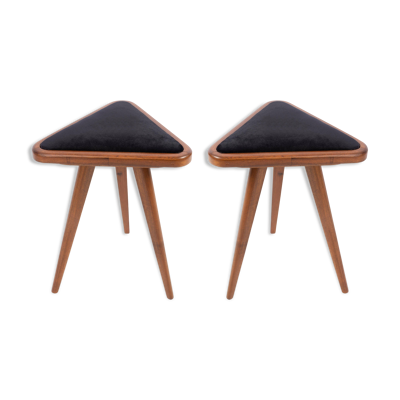 Ensemble de deux tabourets triangulaires en velours noir du XXe siècle, Europe, années 1960
