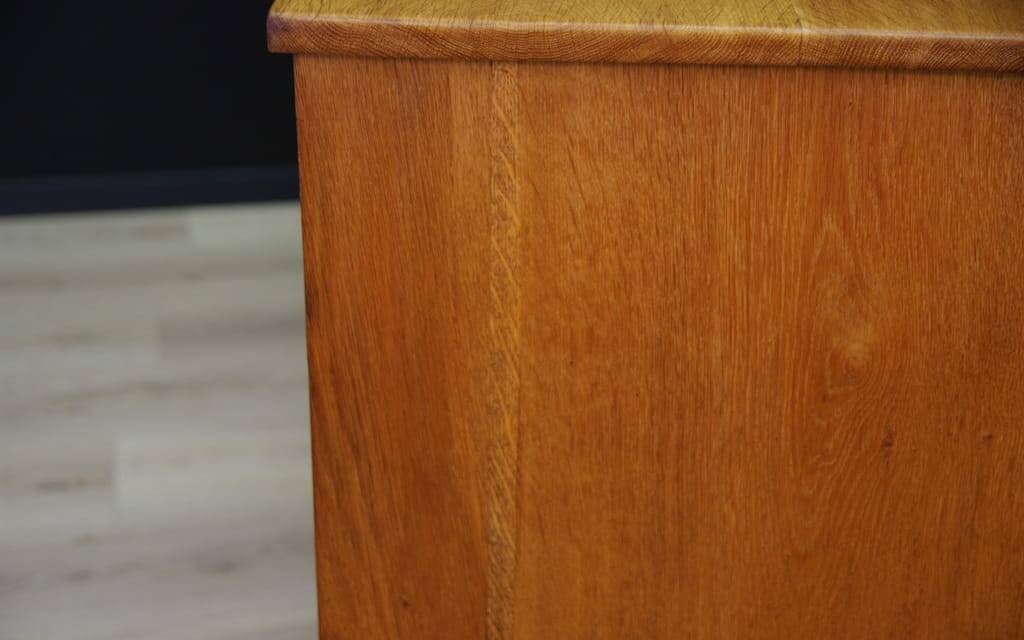 Buffet en chêne, design danois, années 60, production : Danemark