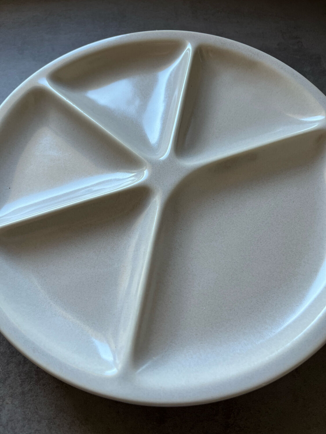 4 fondue plates compartmentalized le creuset