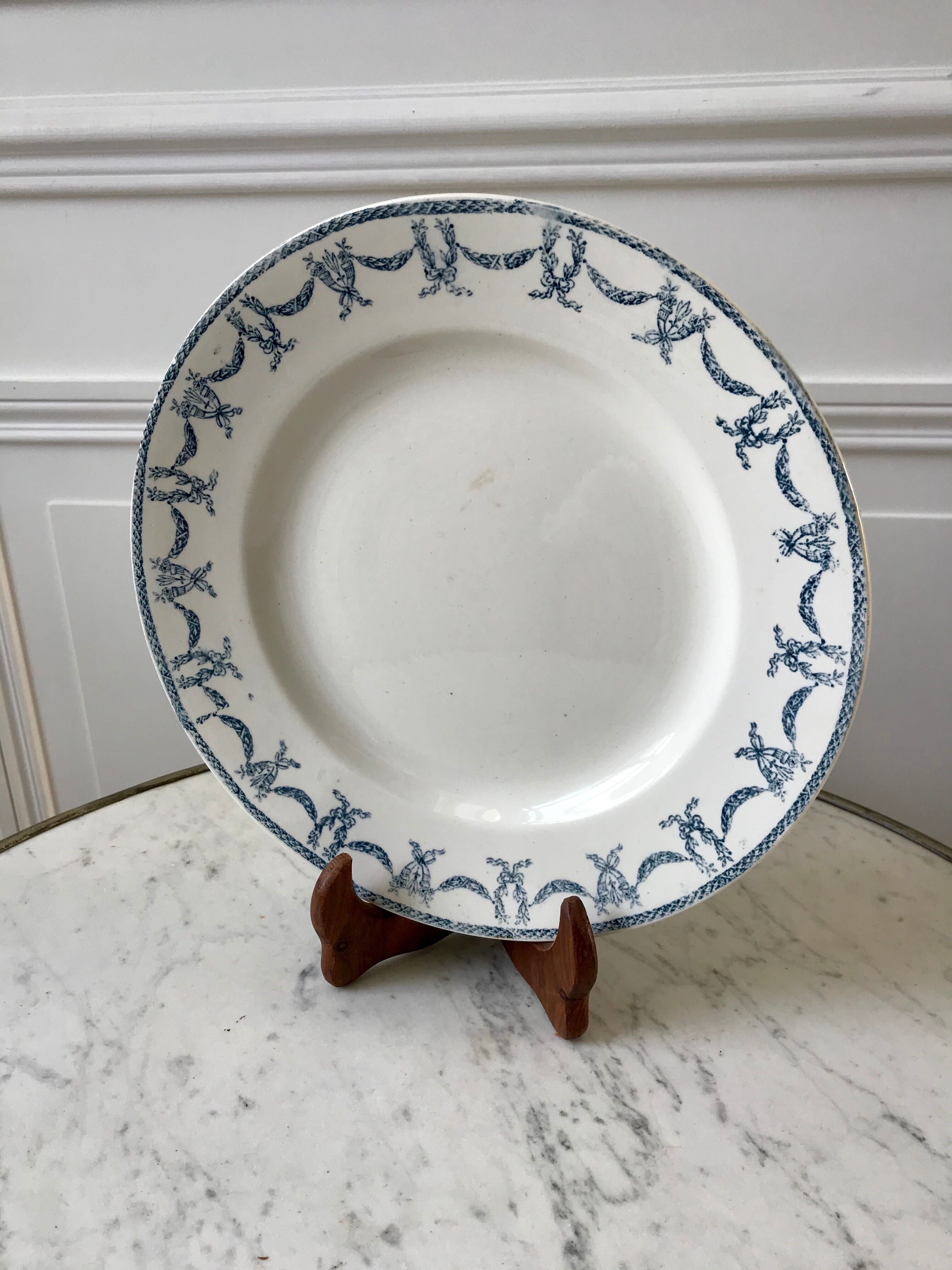 round dish in blue Iron Earth U&C Digoin Sarreguemines model Les Ternes late 19th century