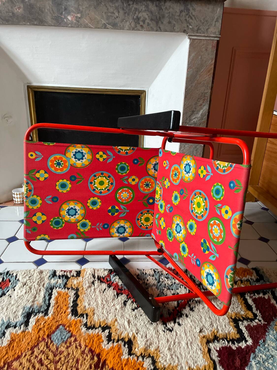 70' flowered folding chair