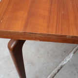 Table d'inspiration scandinave
