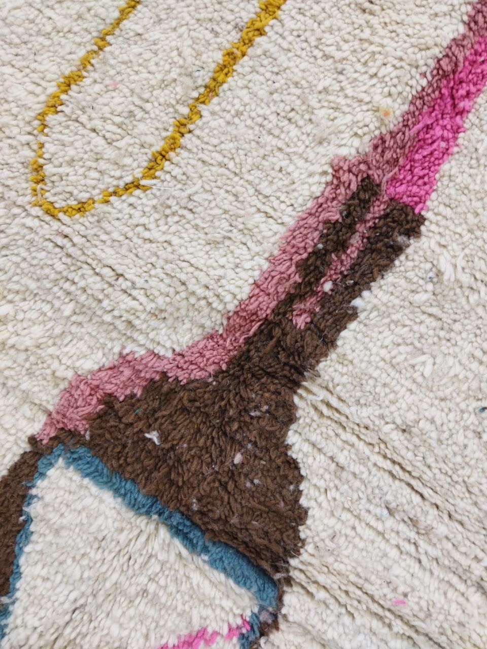 Handmade moroccan berber carpet 293 x 187 cm