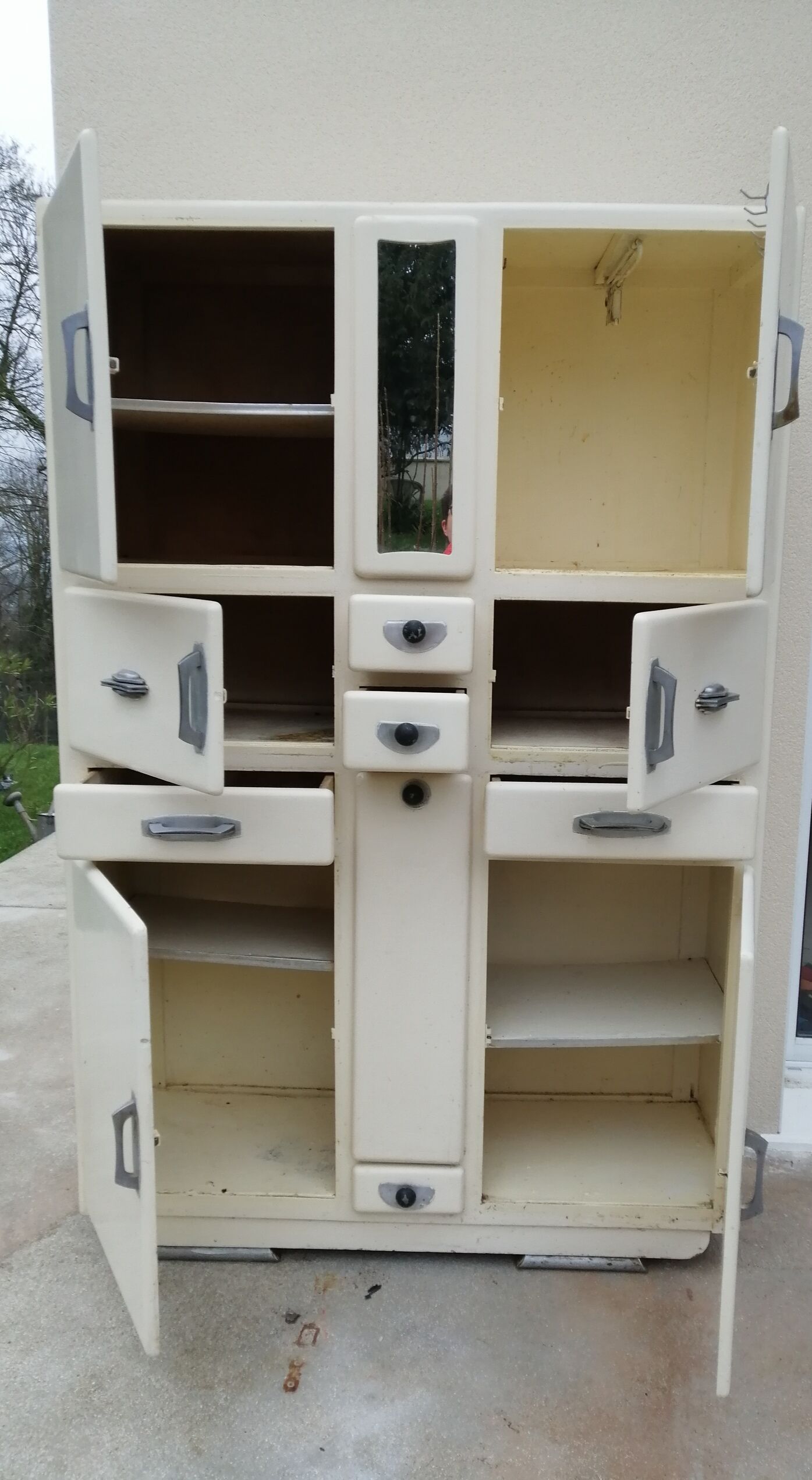 Mado 50s style buffet