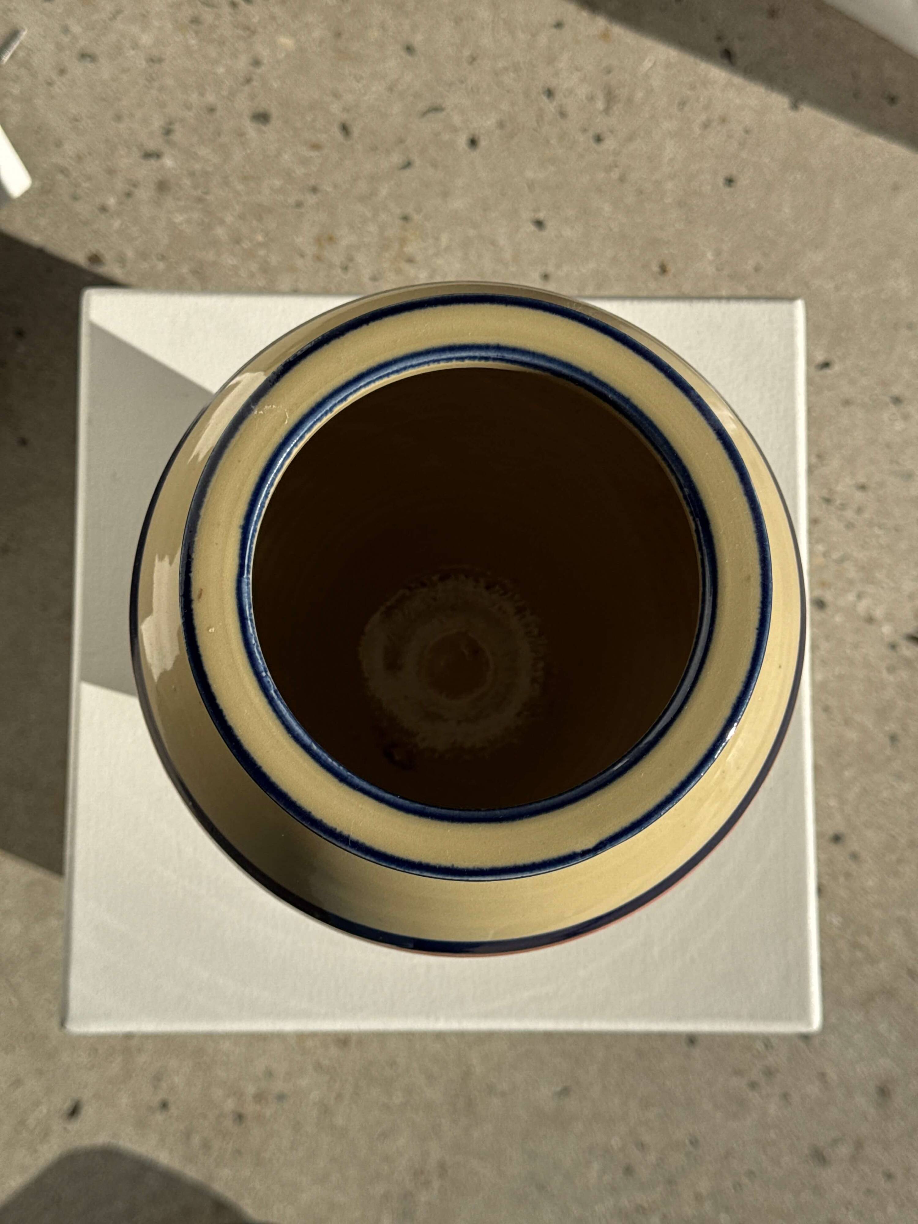 Large beige vase with blue and pink trim H27 D21