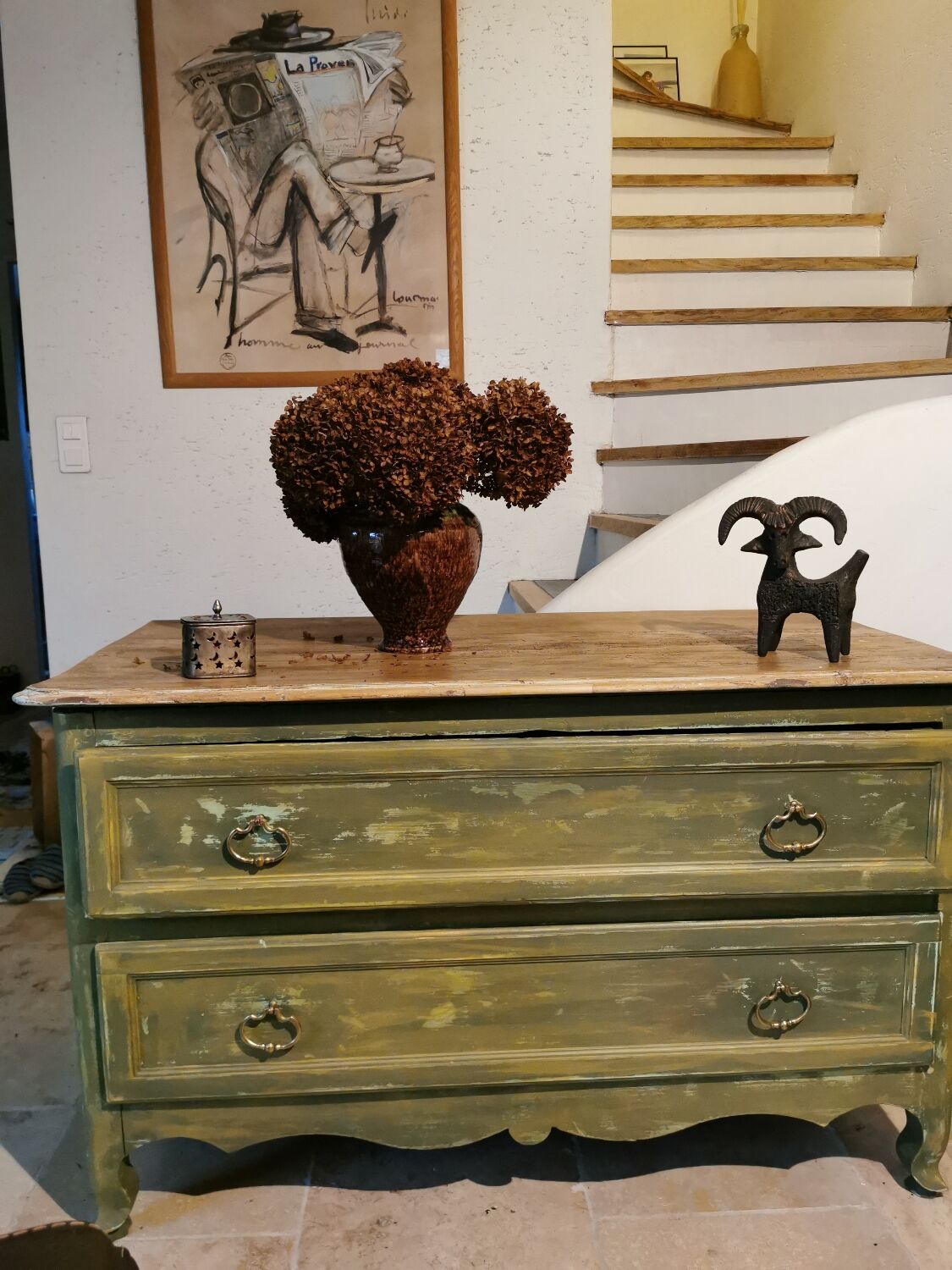 Chest of drawers