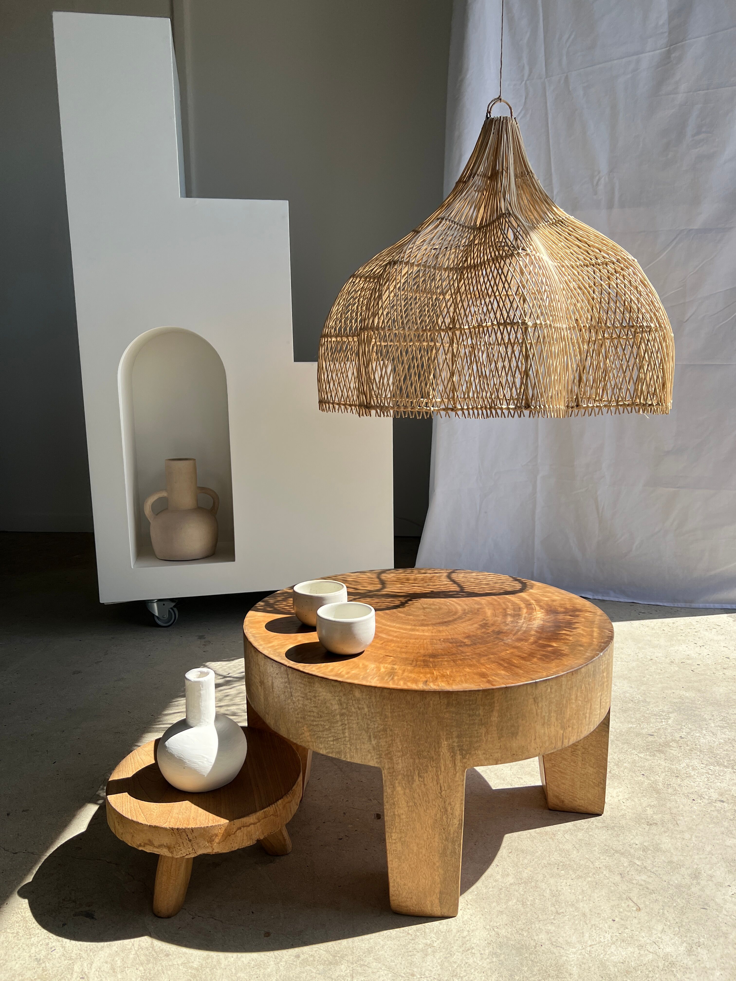 Quadripod coffee table in solid wood monoxyl natural color (dark)