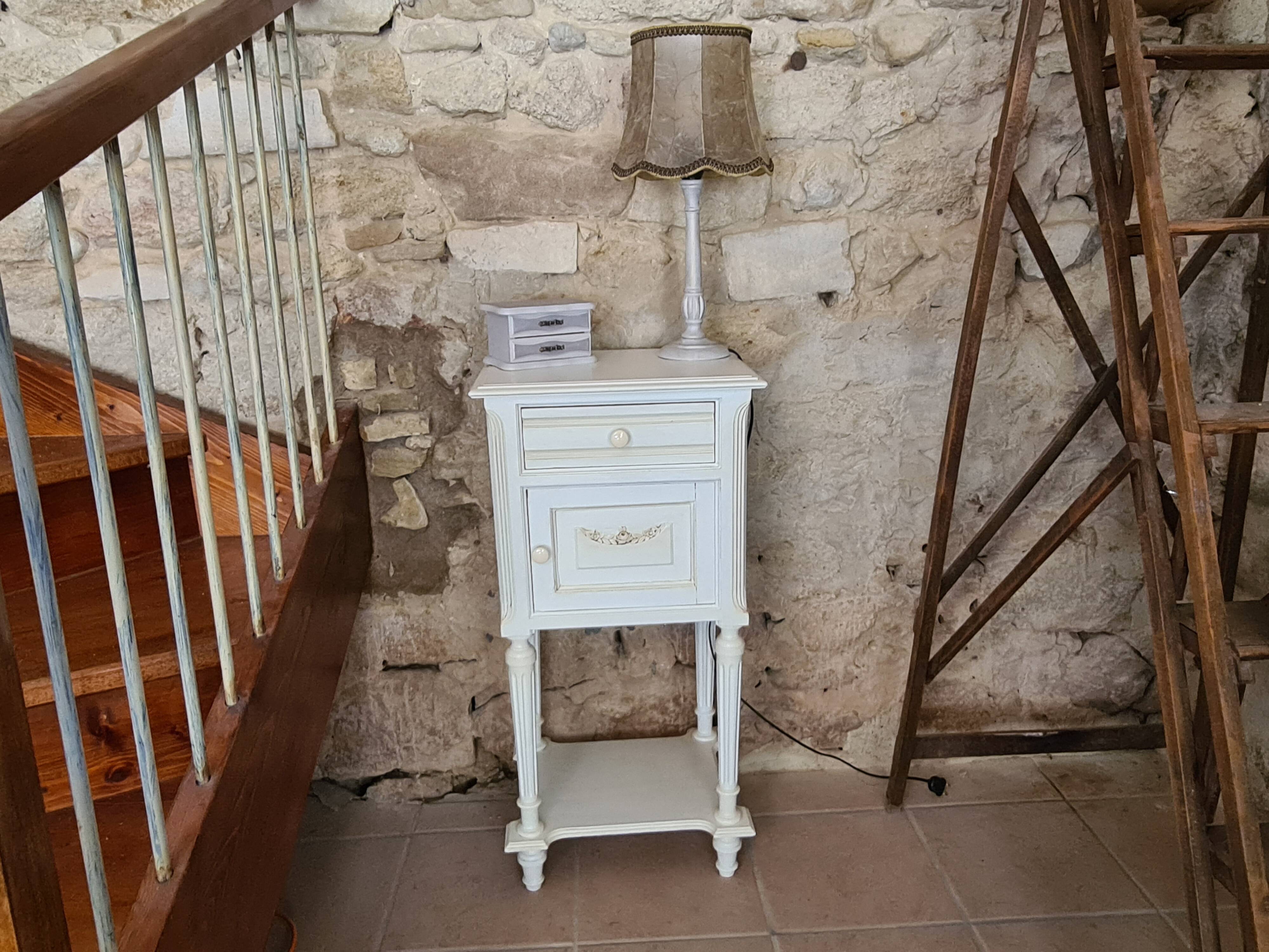 Bedside table early 1900, fluted feet