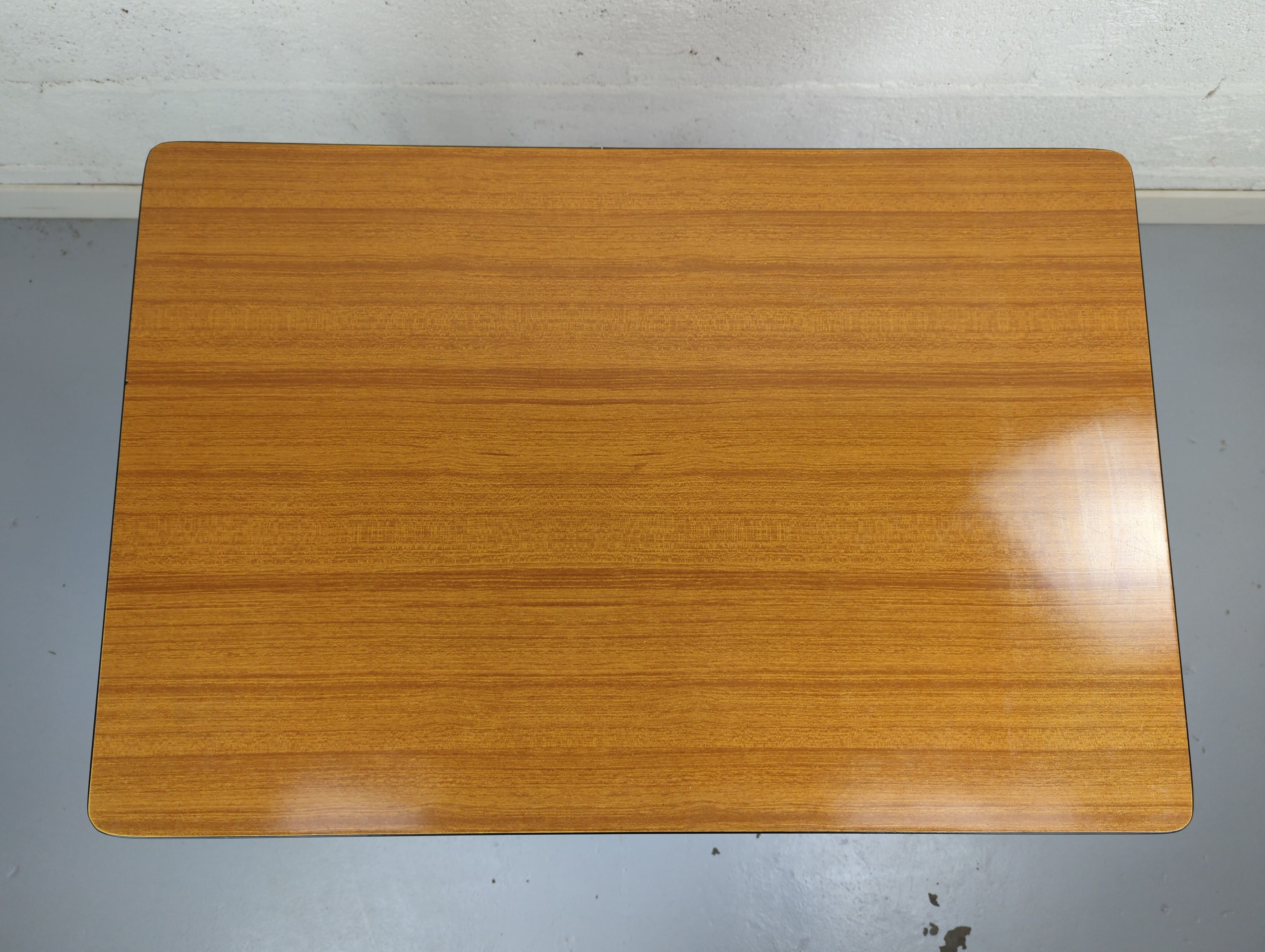 Bureau vintage formica et métal caisson deux tiroirs