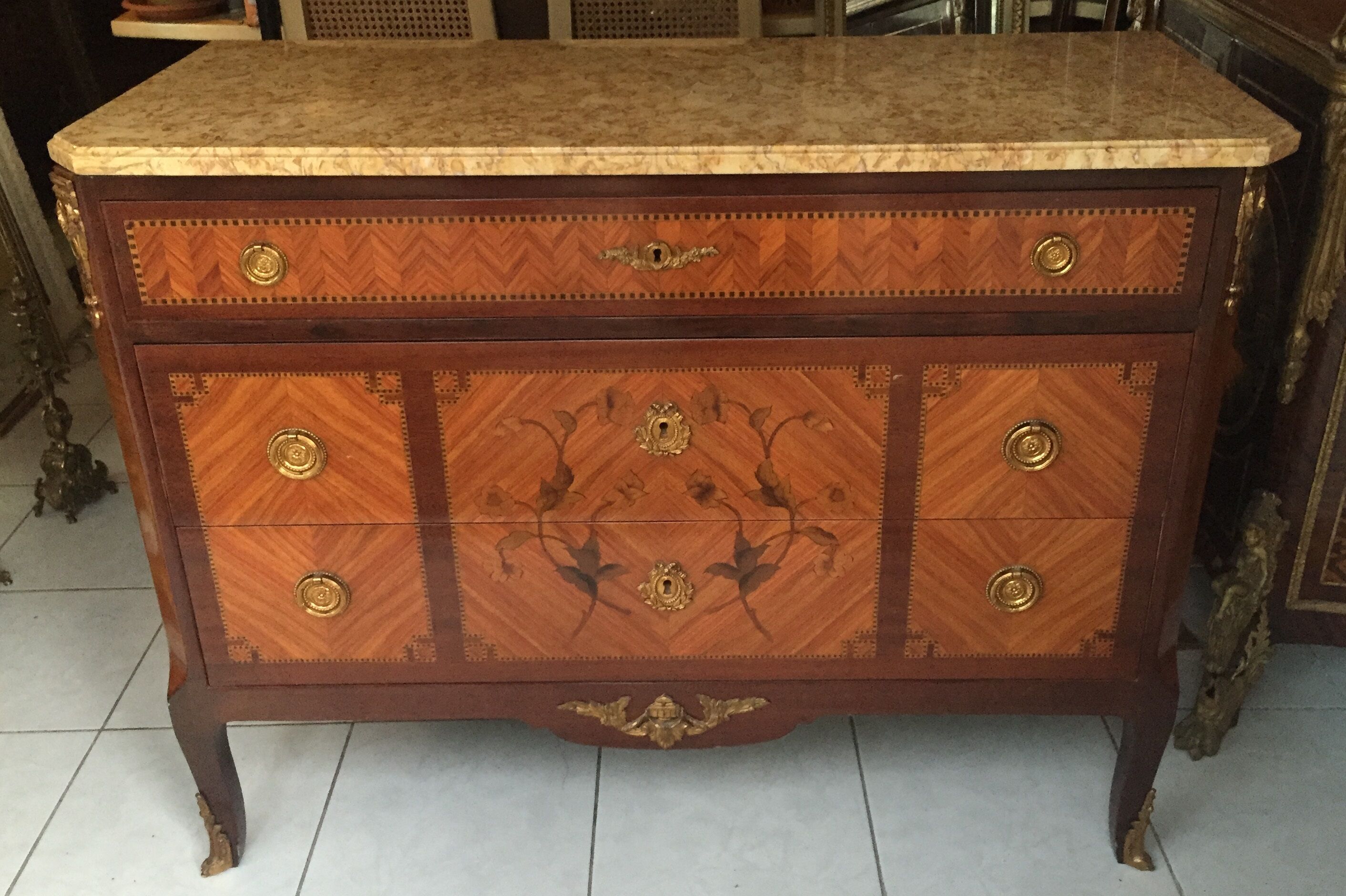 Dresser Louis XVI