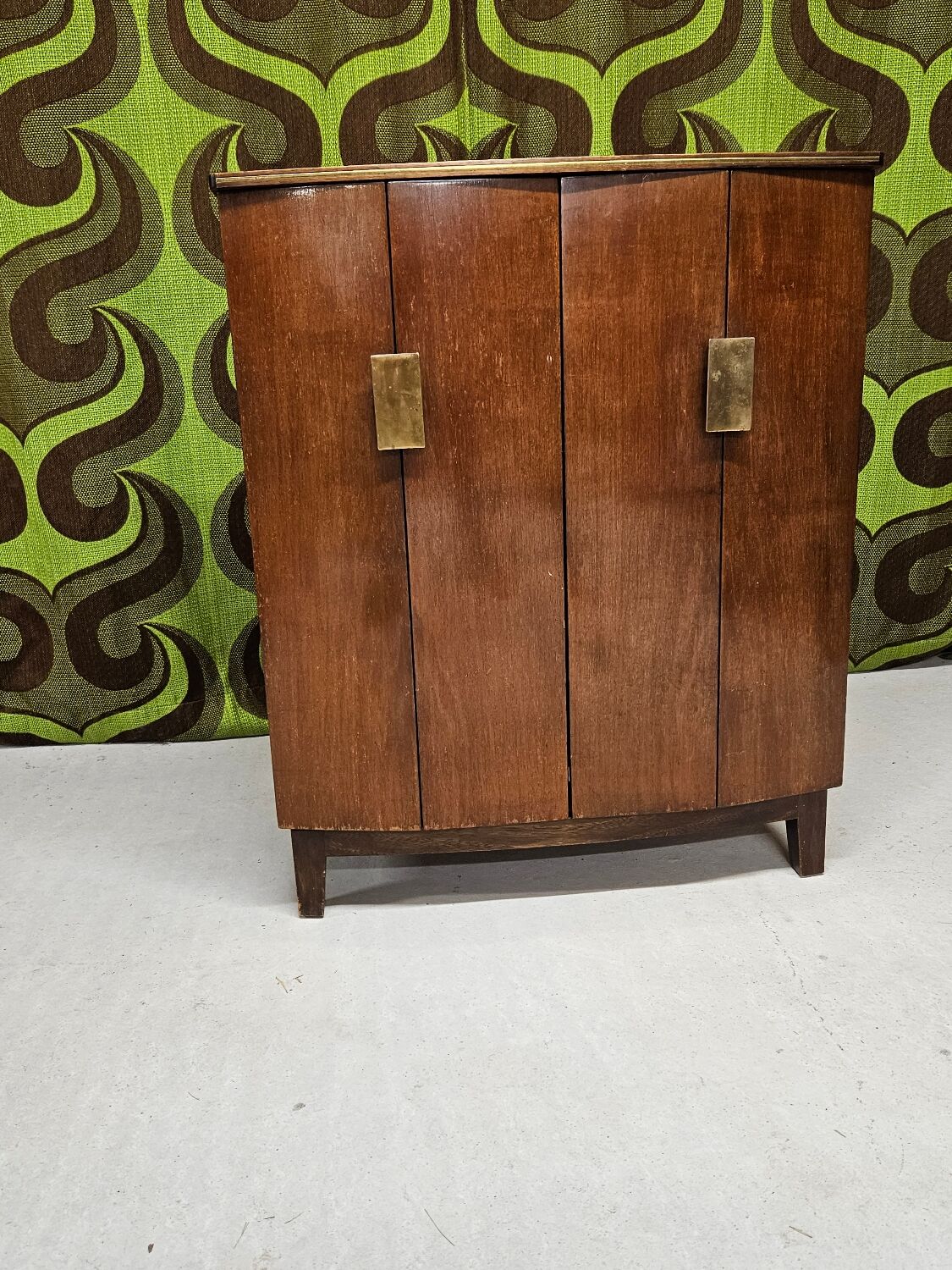 Vintage furniture 2 doors art deco