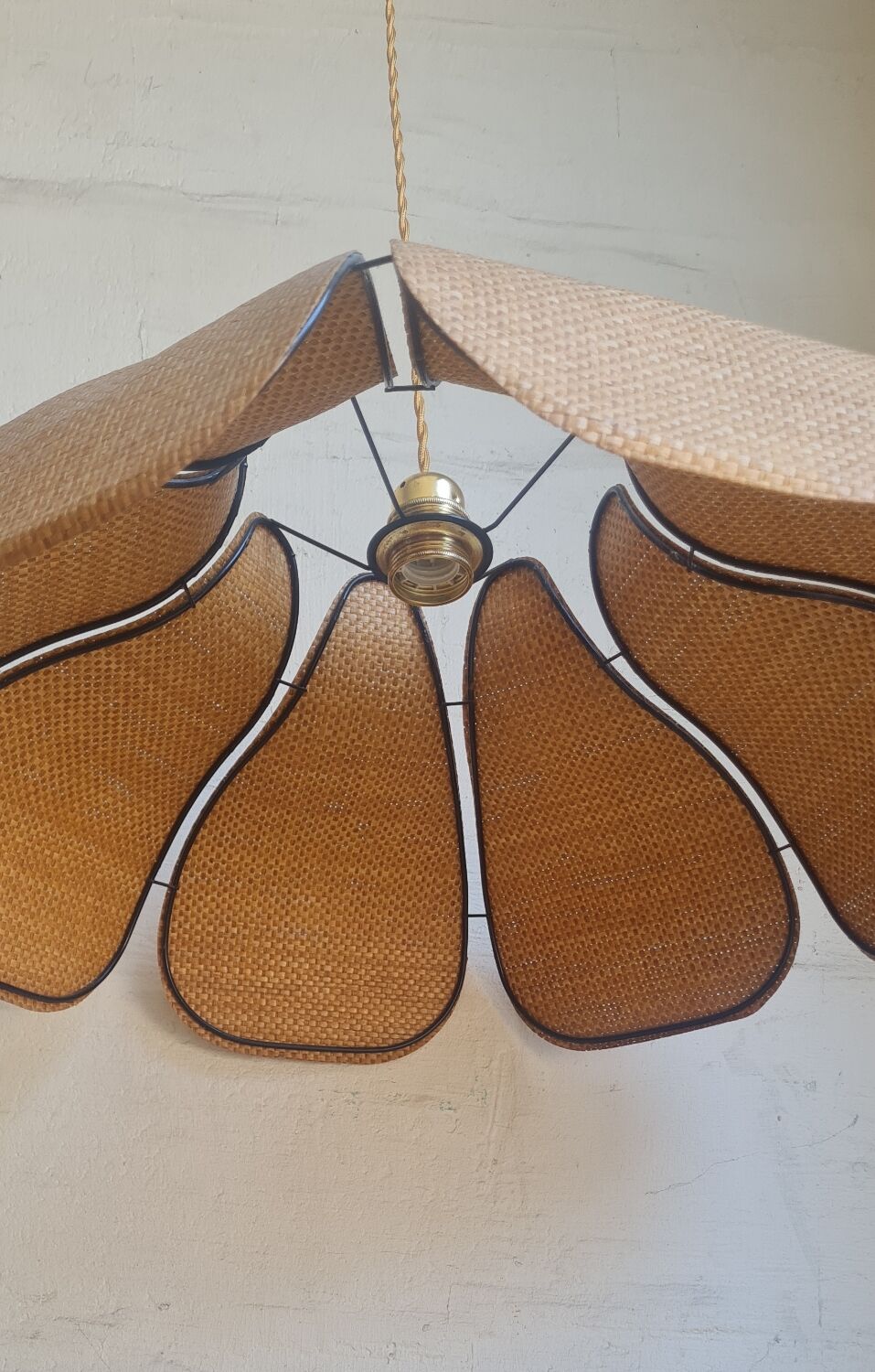 Lotus flower suspension in canning