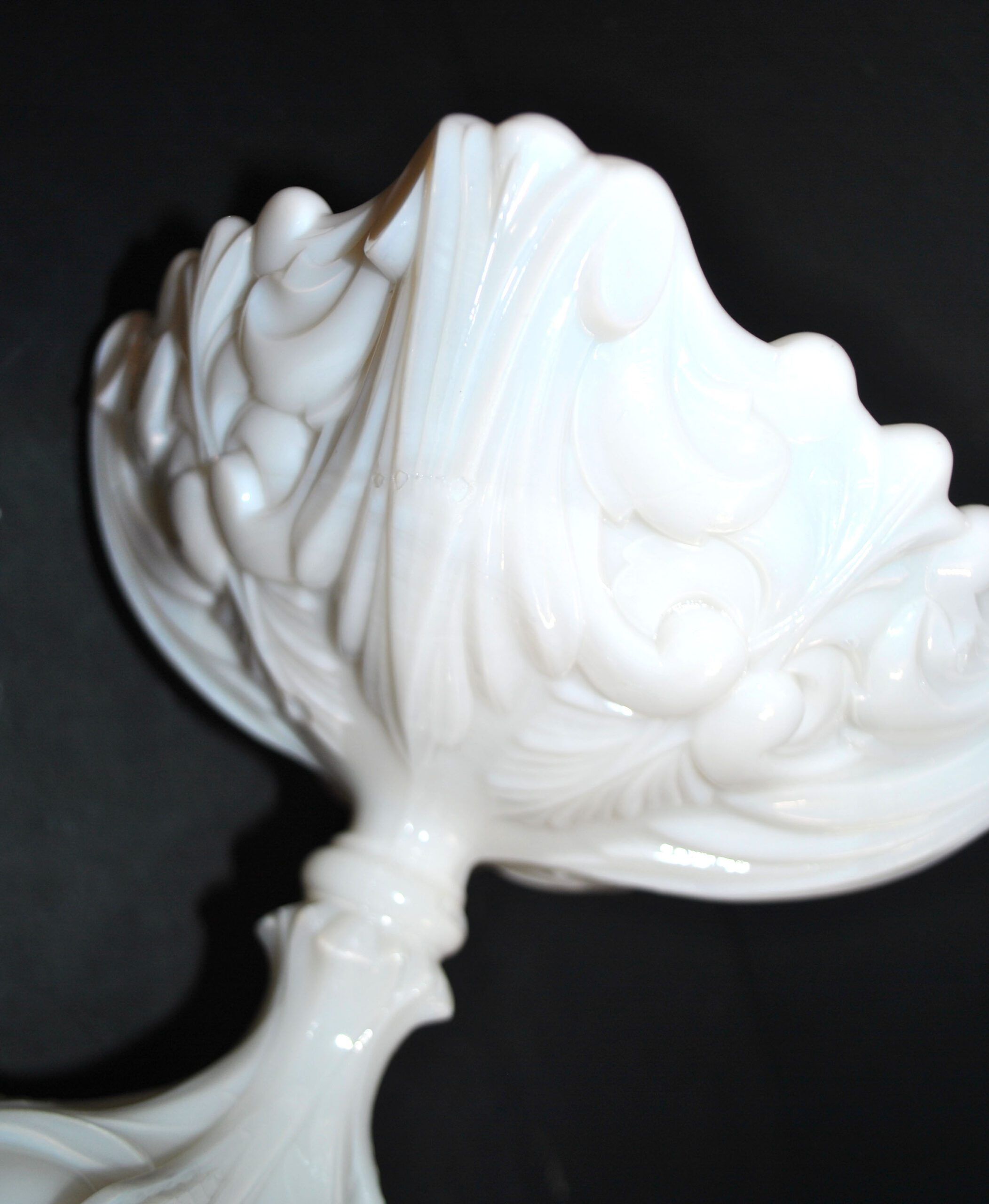 Opaline de Vallerysthal chalice cup Art Nouveau 1910 white opaline H16cm