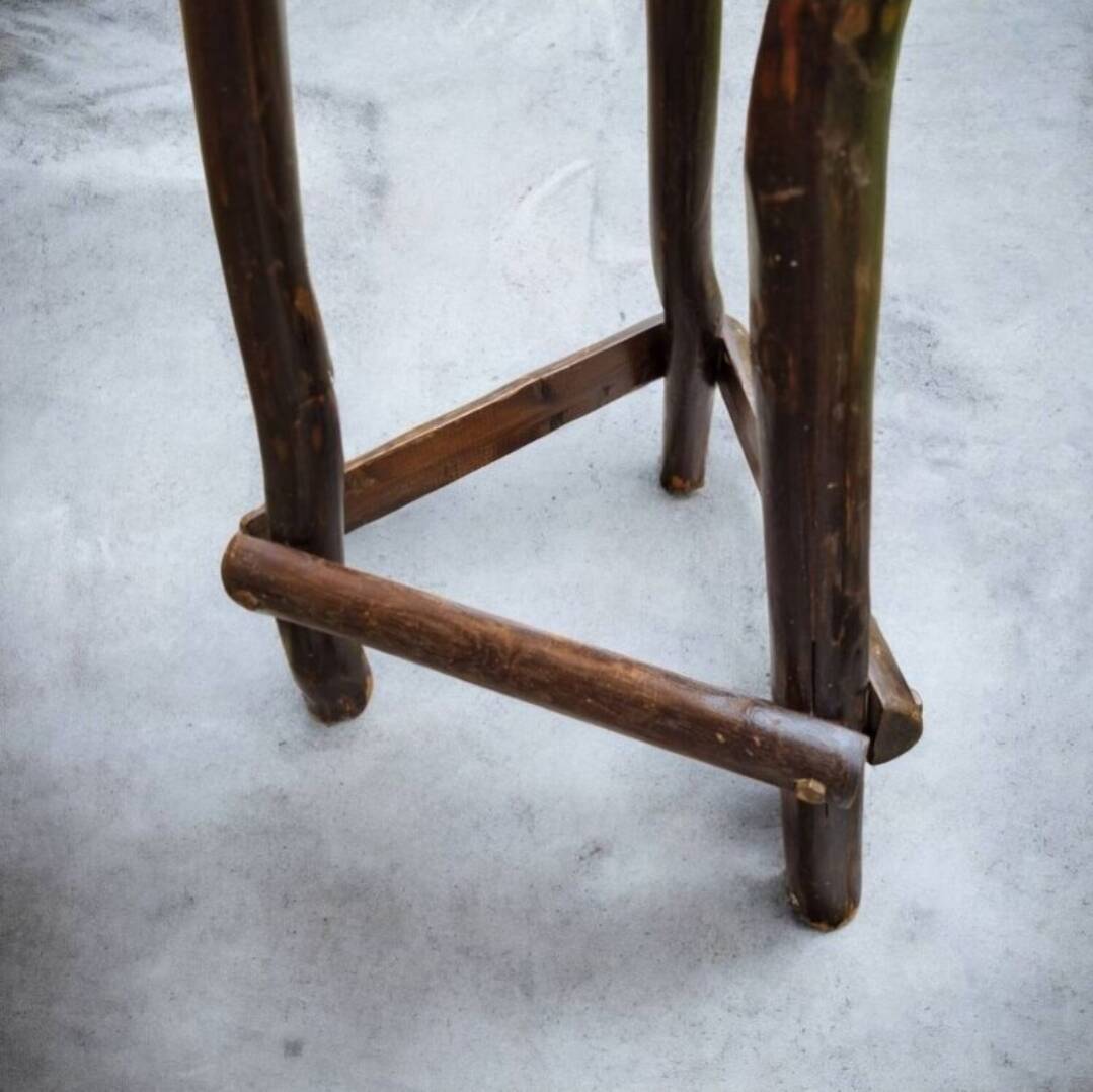 Paire de tabourets hauts brutalistes