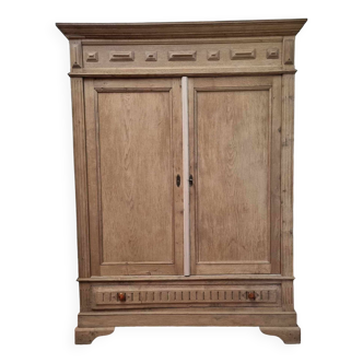 Petite armoire ancienne