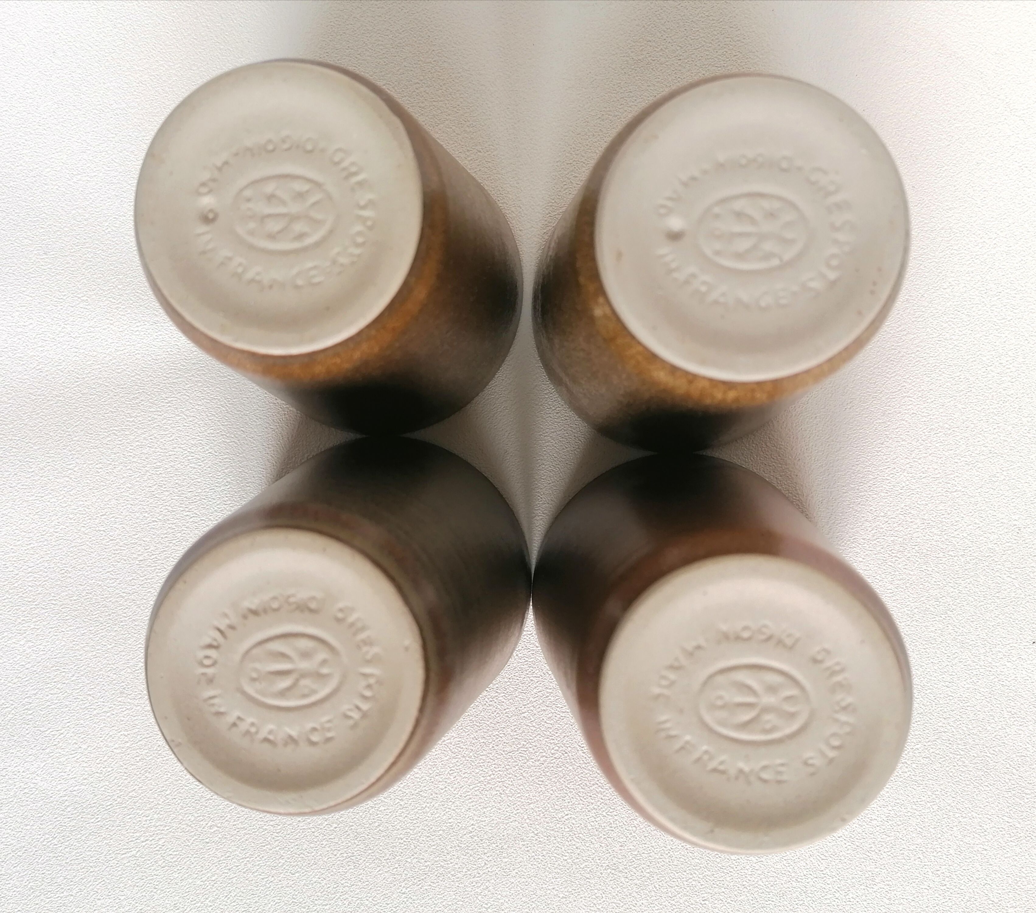 Lot 4 Digoin sandstone cups