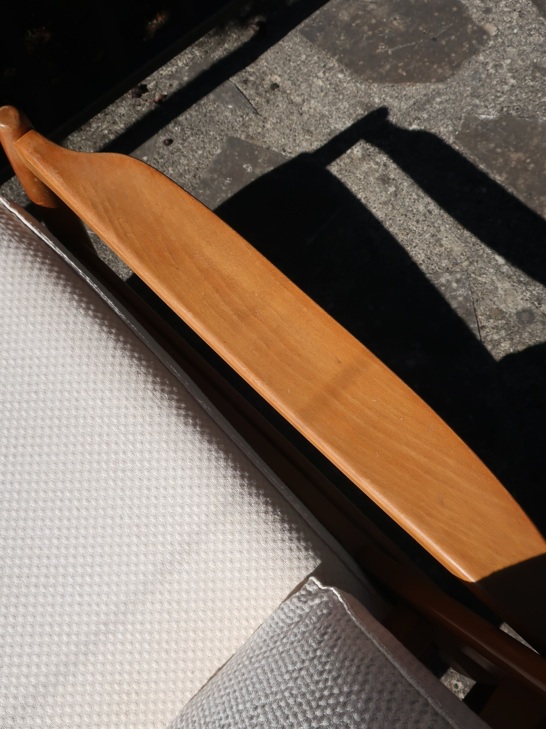 Fauteuil scandinave en  bois et tissu
