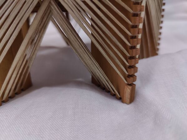 Suspension en fils tendus dans le goût de Paul Secon