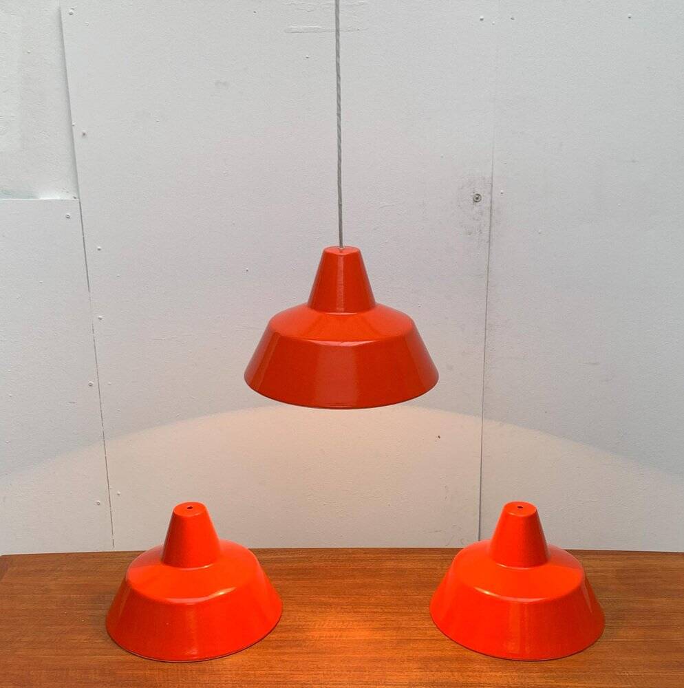 Suspensions Mid-Century danoise Emaille Amatur de Louis Poulsen, années 1960, lot de 3