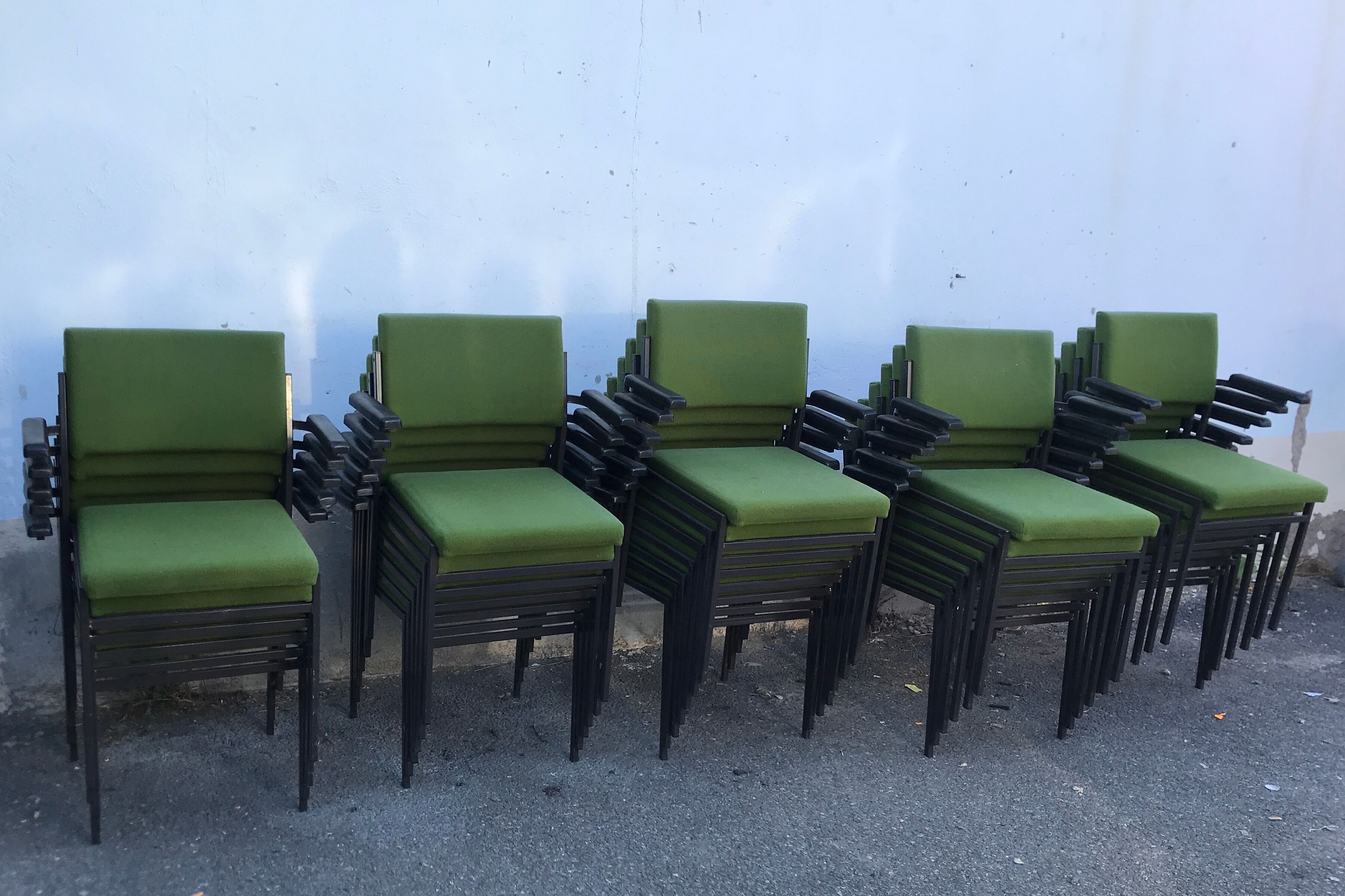 27 armchairs - modern - vintage - metal feet - 1960