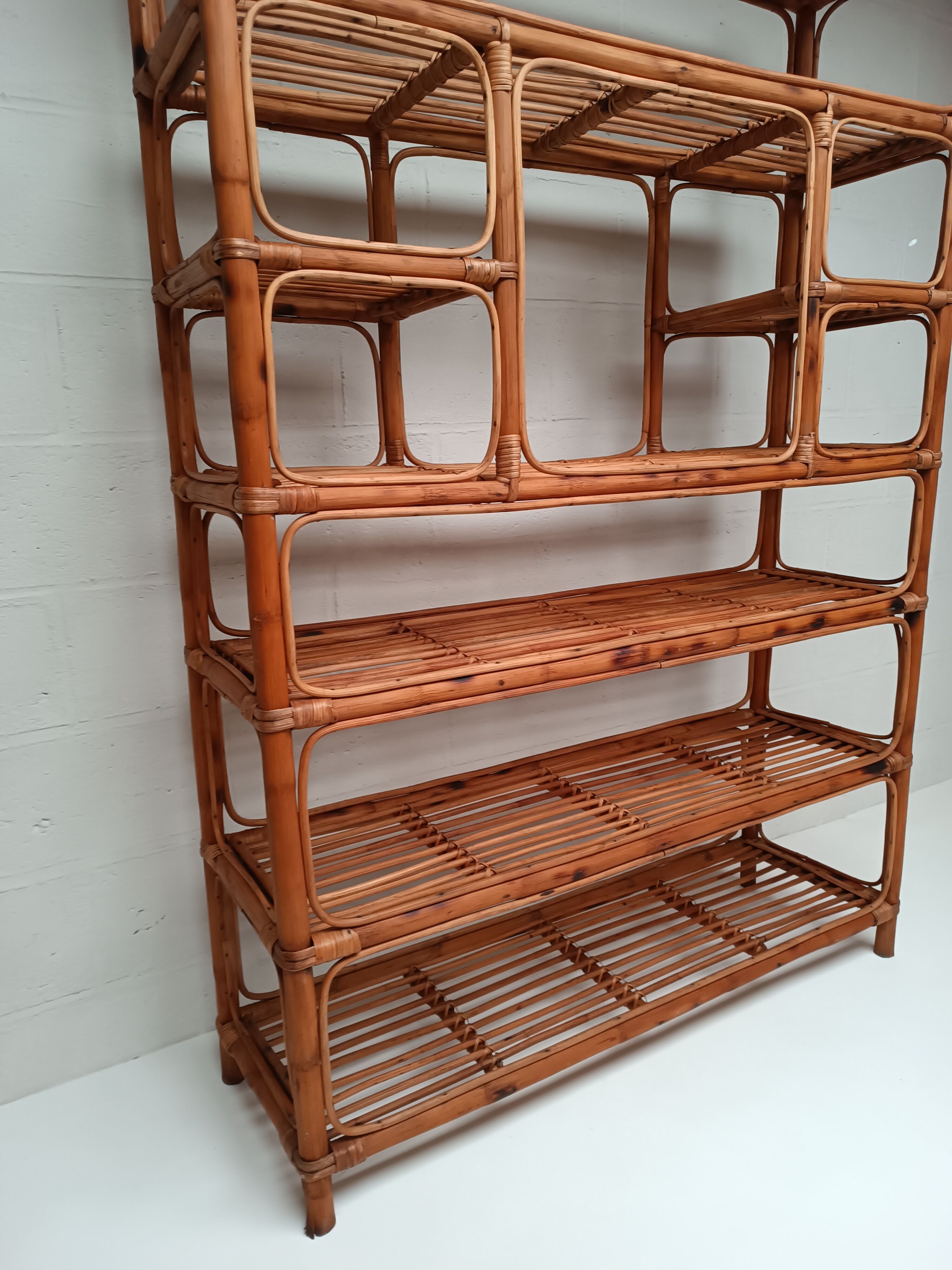 Bookcase shelf in bamboo and vintage rattan