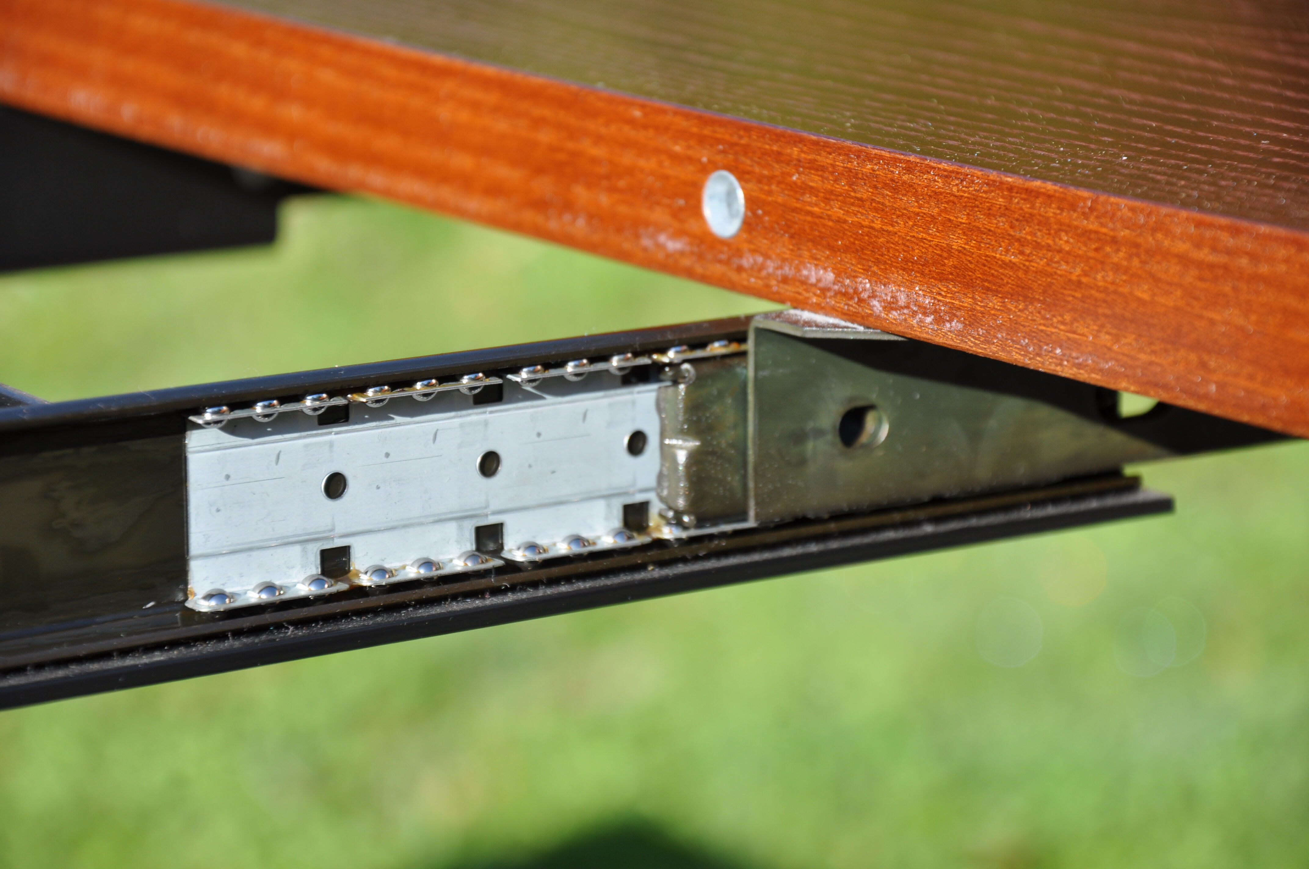 Lifting coffee table